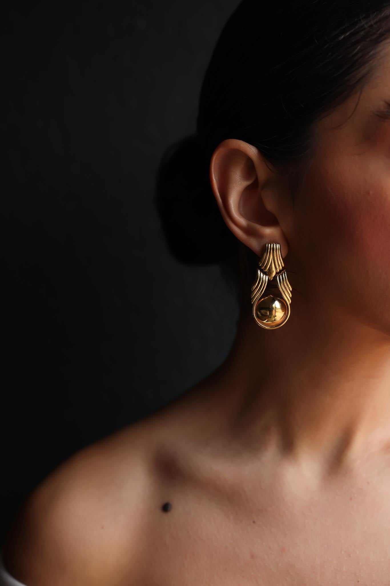 Monet Drop Clip-On Earrings|Vintage Baazaar 