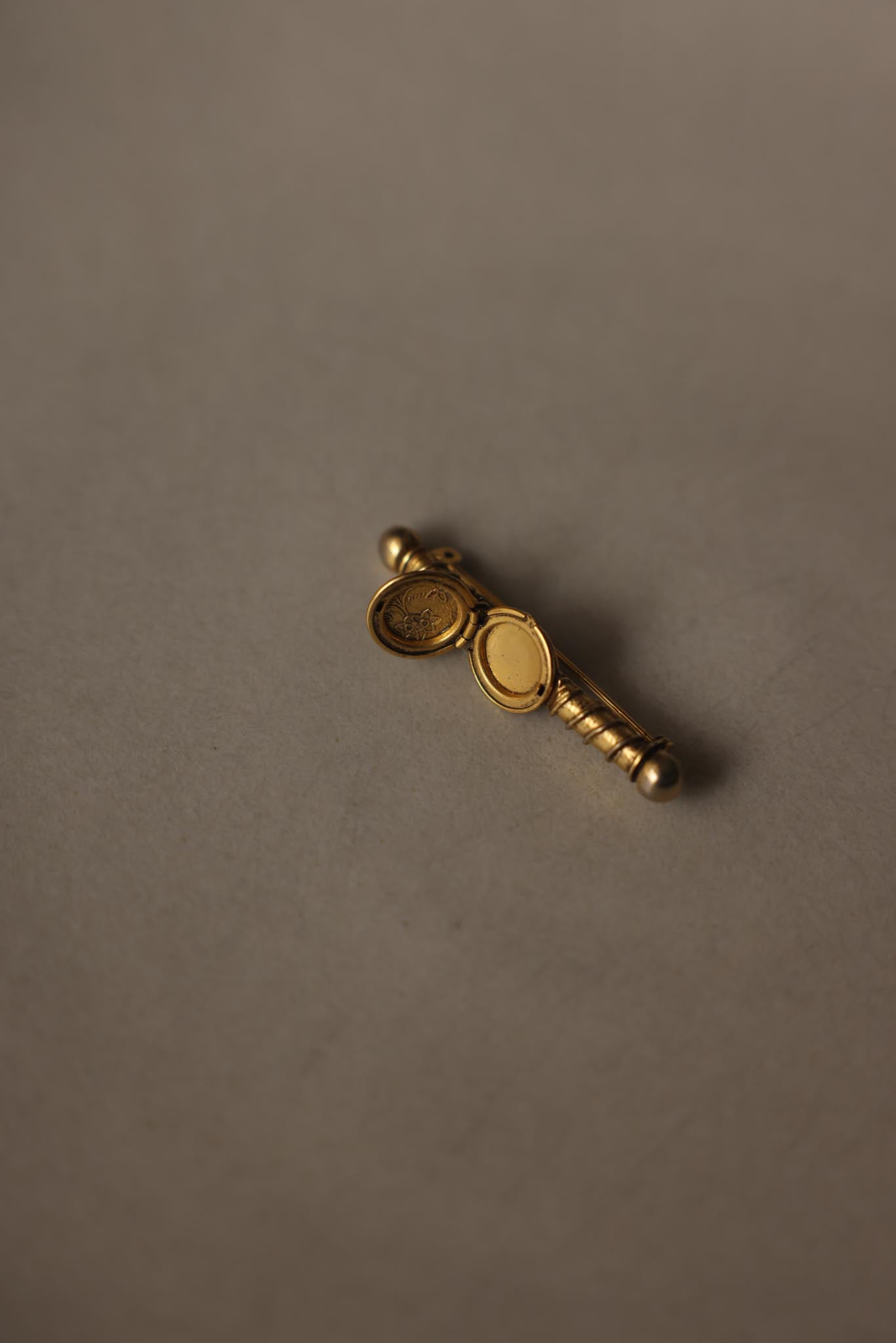Gold Tone Photo Locket Bar Brooch