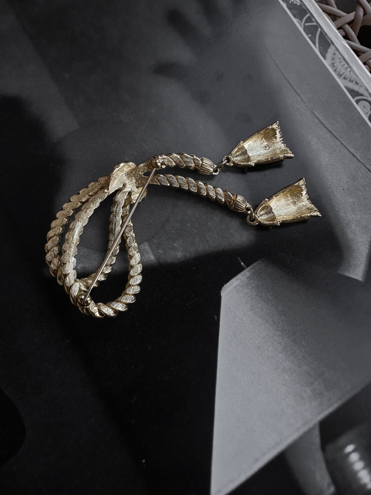 Golden Rope Knot Brooch|Vintage Baazaar 