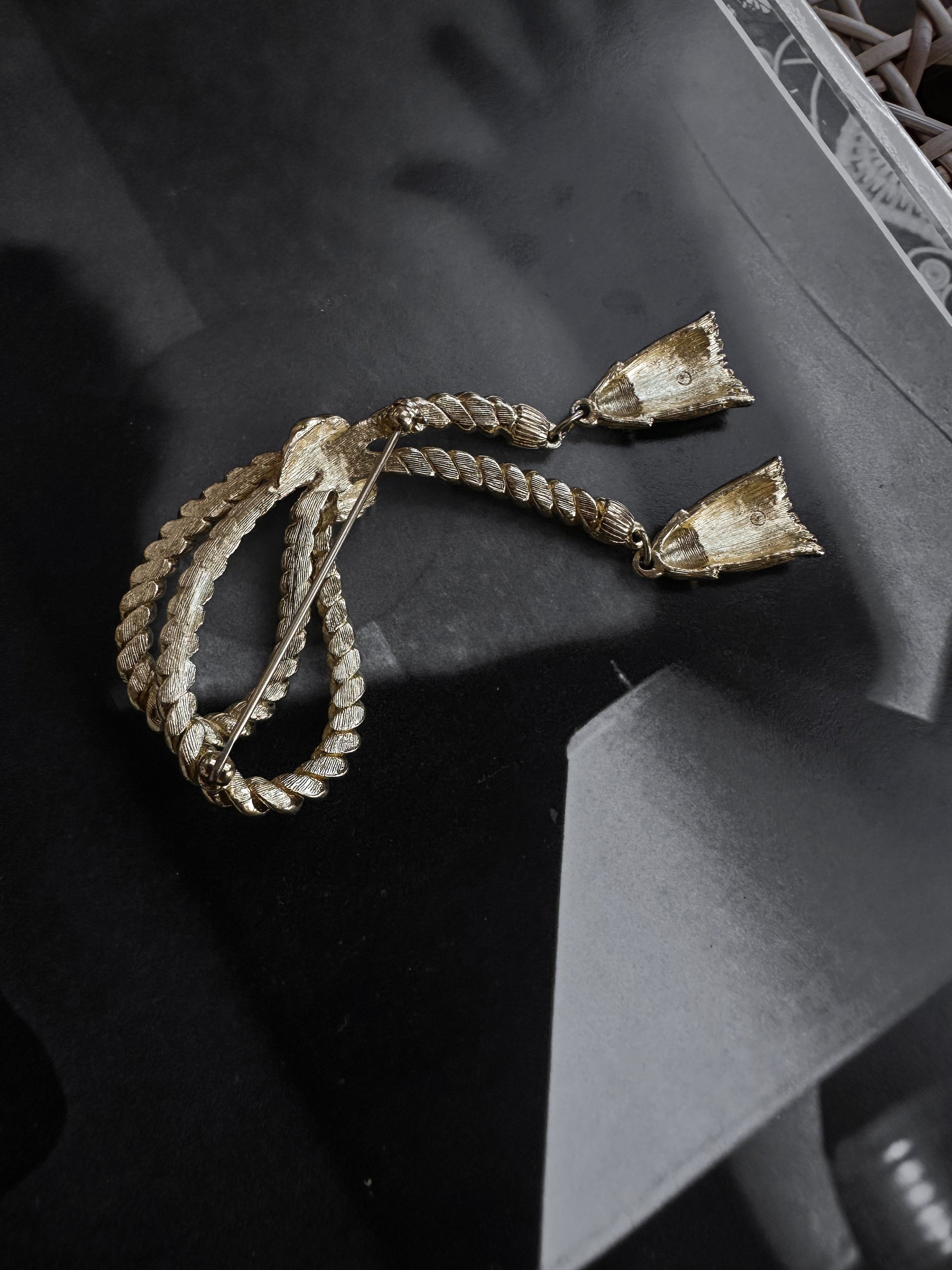 Golden Rope Knot Brooch|Vintage Baazaar 