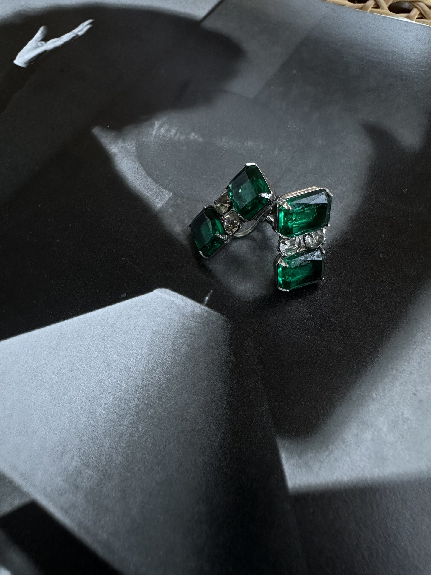 Emerald Splendor Screwback Earrings|Vintage Baazaar 