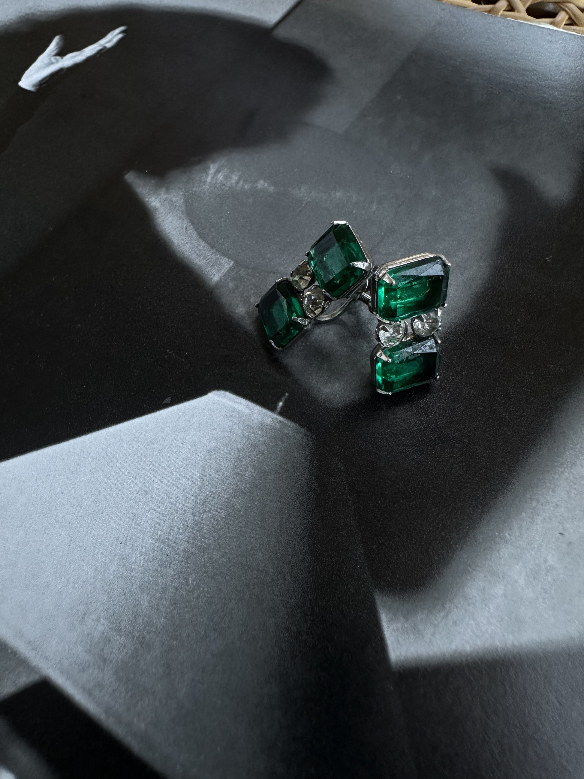 Emerald Splendor Screwback Earrings|Vintage Baazaar 