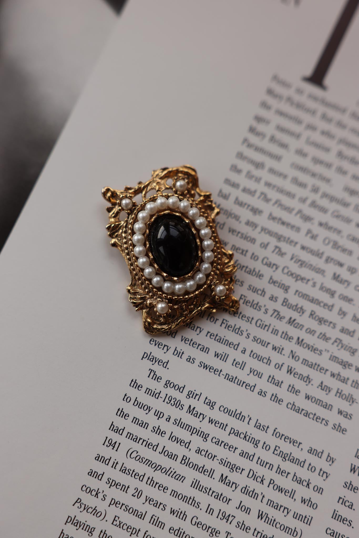 Vintage Baroque Pearl and Onyx Brooch|Vintage Baazaar 