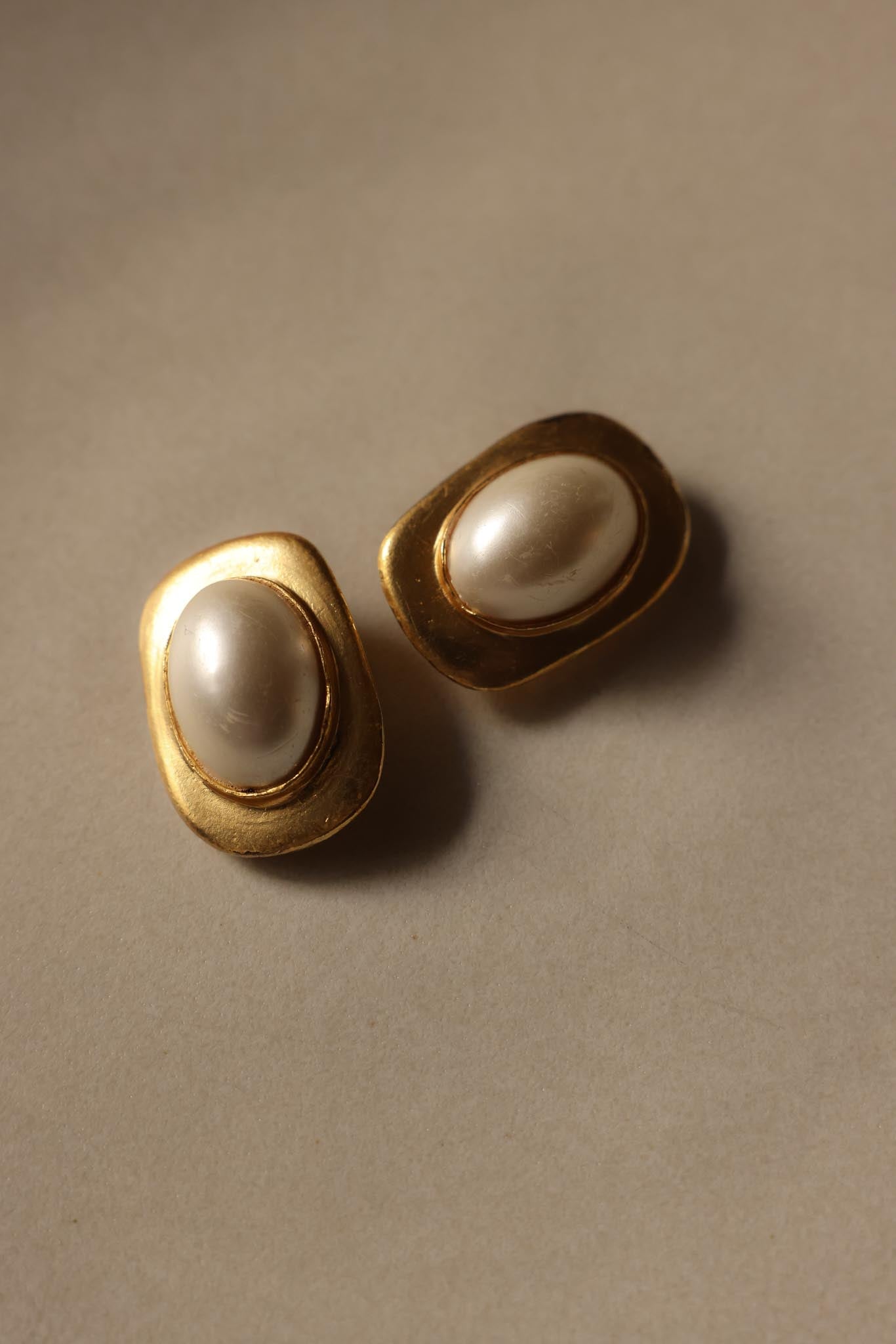 Gold-Toned Clip-On Earrings with Satin Pearl Center – 1980s|Vintage Baazaar 