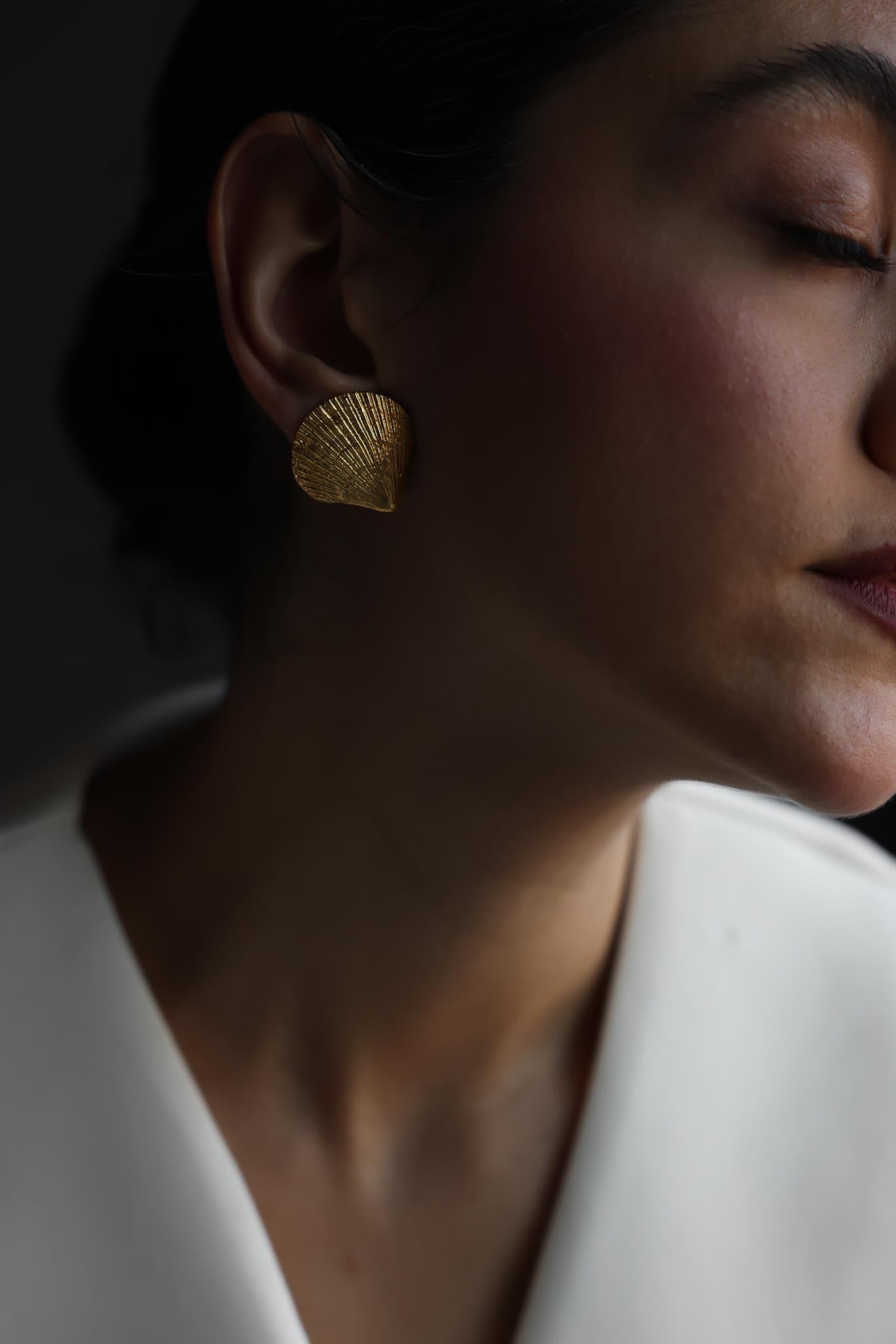 Gold Tone Shell Clip-On Earrings