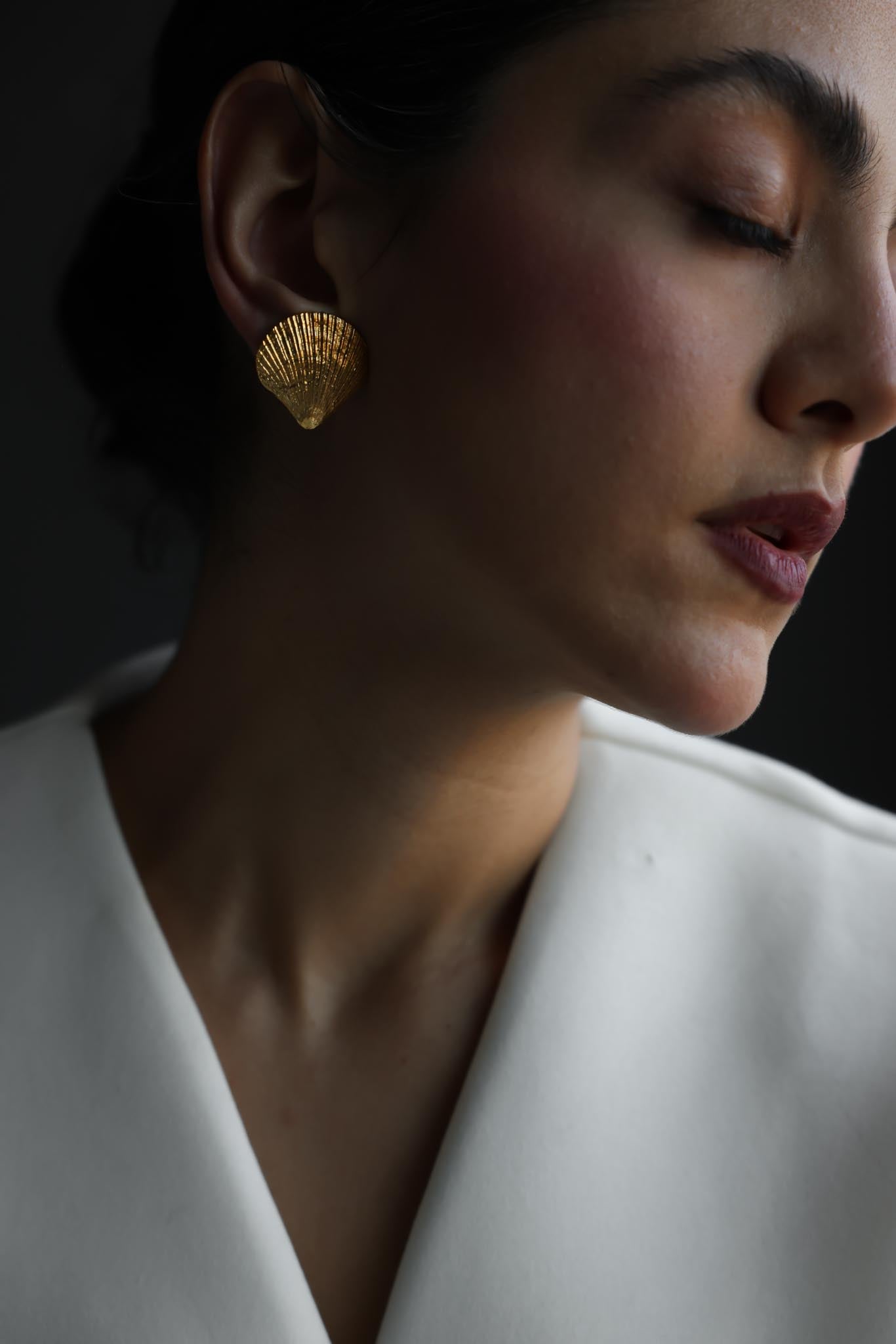 Gold Tone Shell Clip-On Earrings