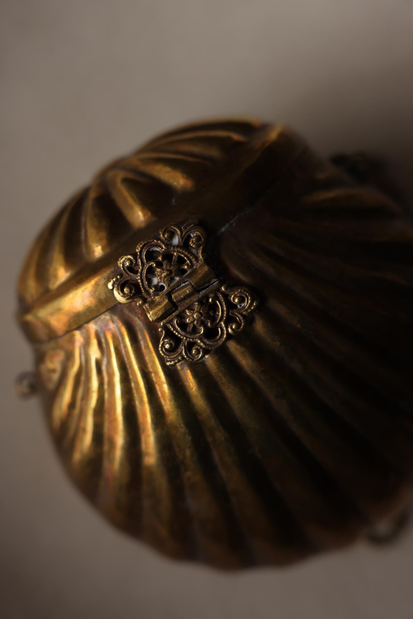 1920s Antique Brass Clam Shell Bag with Blue Velvet Interior