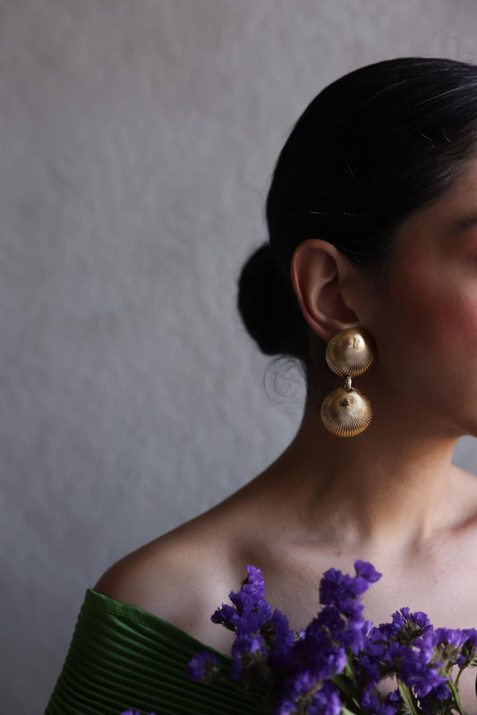 Chr. Dior Gold-Plated Shell Drop Clip-On Earrings