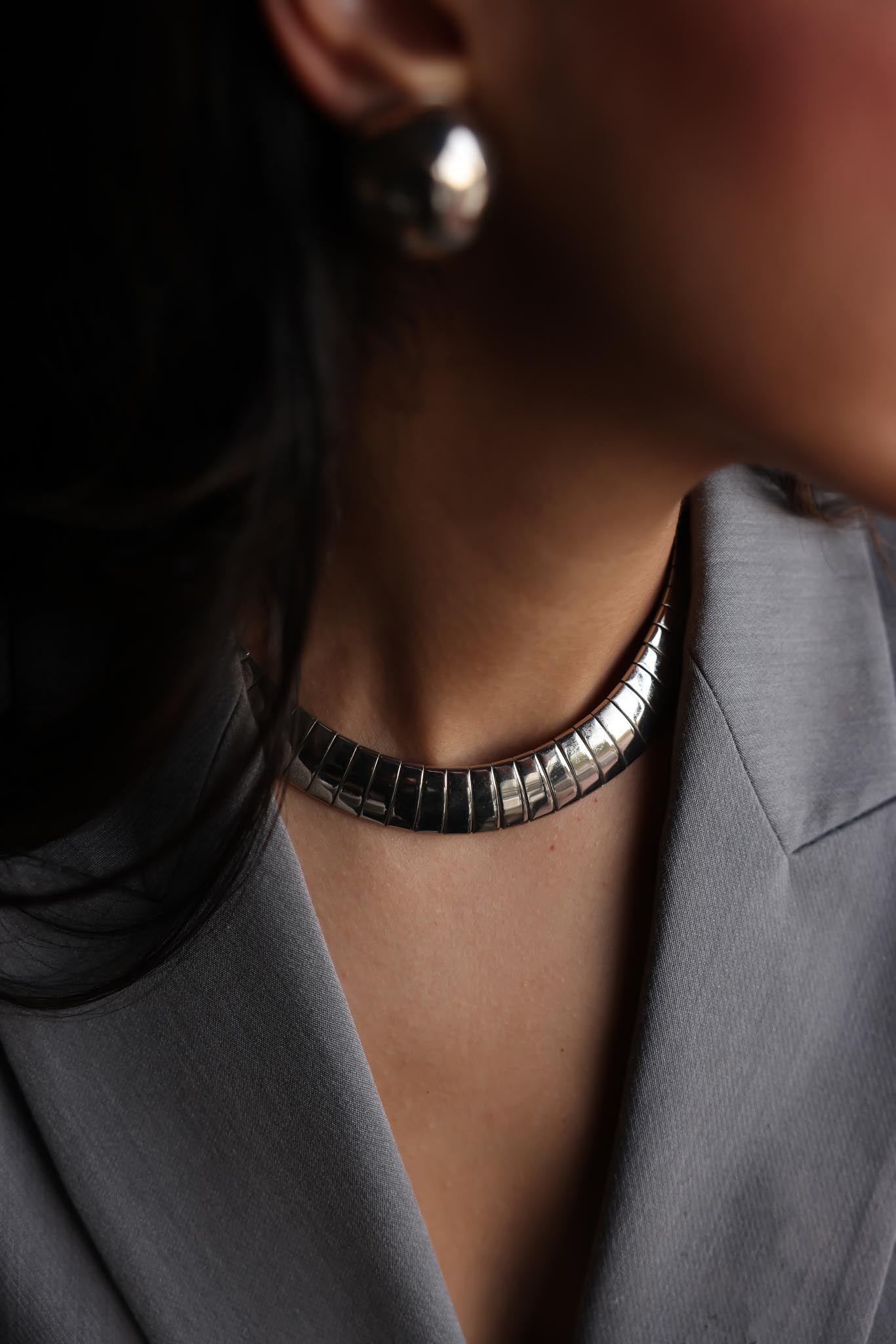 Modernist Silver-Tone Collar Necklace|Vintage Baazaar 