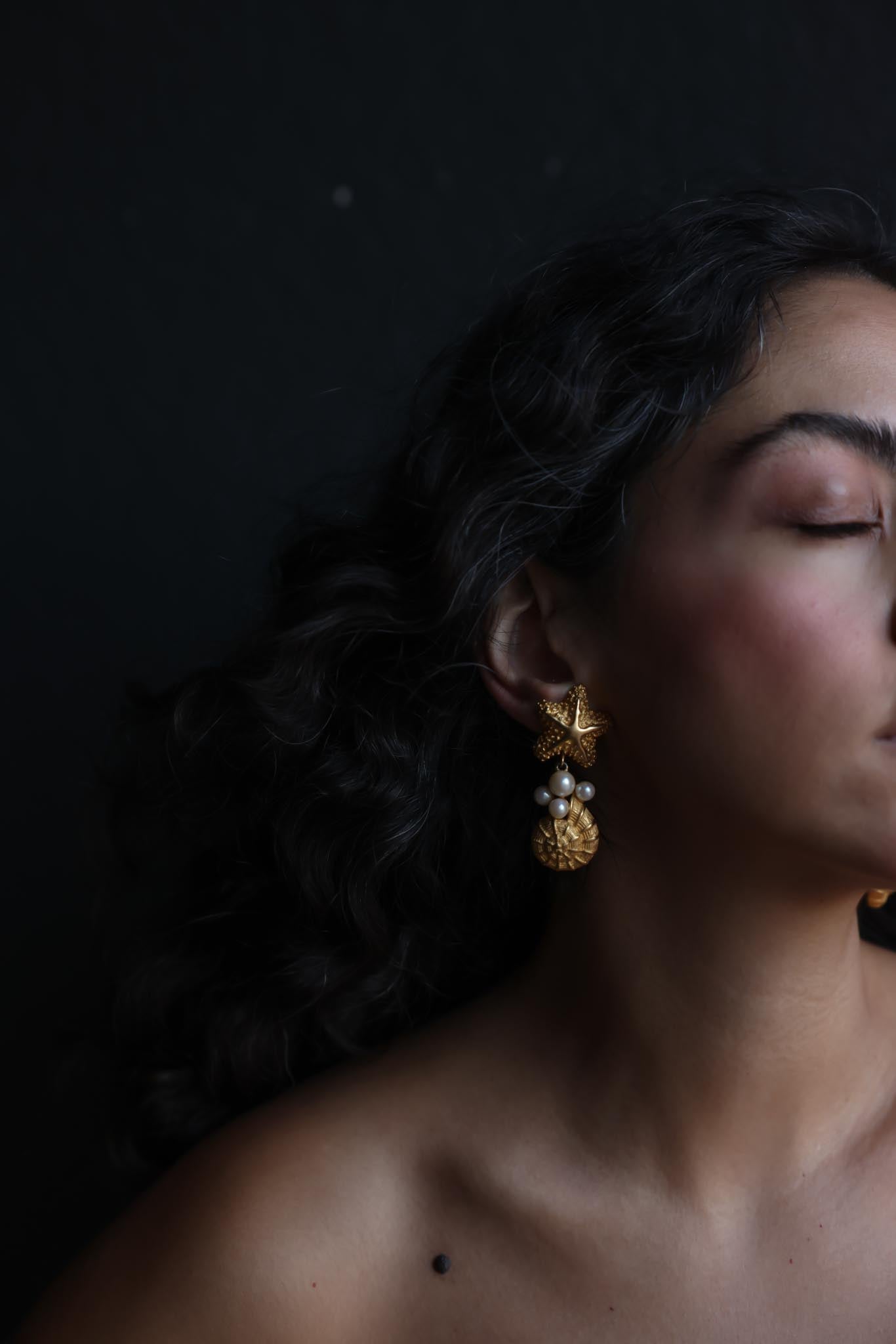Richelieu Starfish and Shell Clip-On Earrings