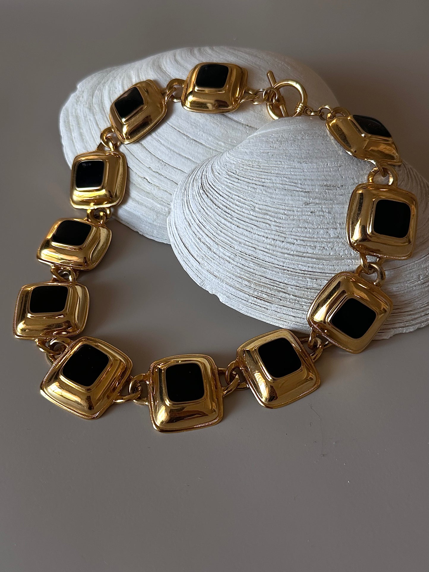 Noir Majesty Necklace|Vintage Baazaar 