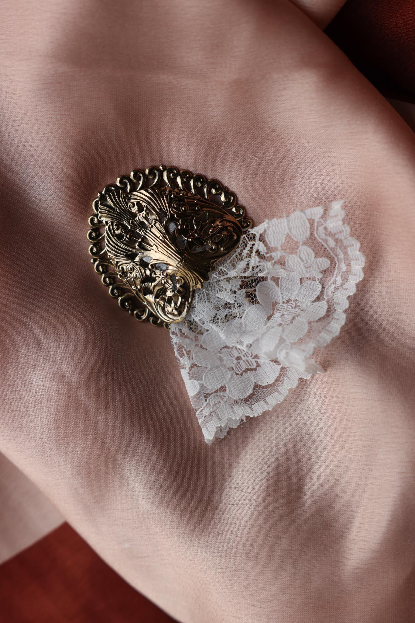 Golden Lace Sachet Brooch