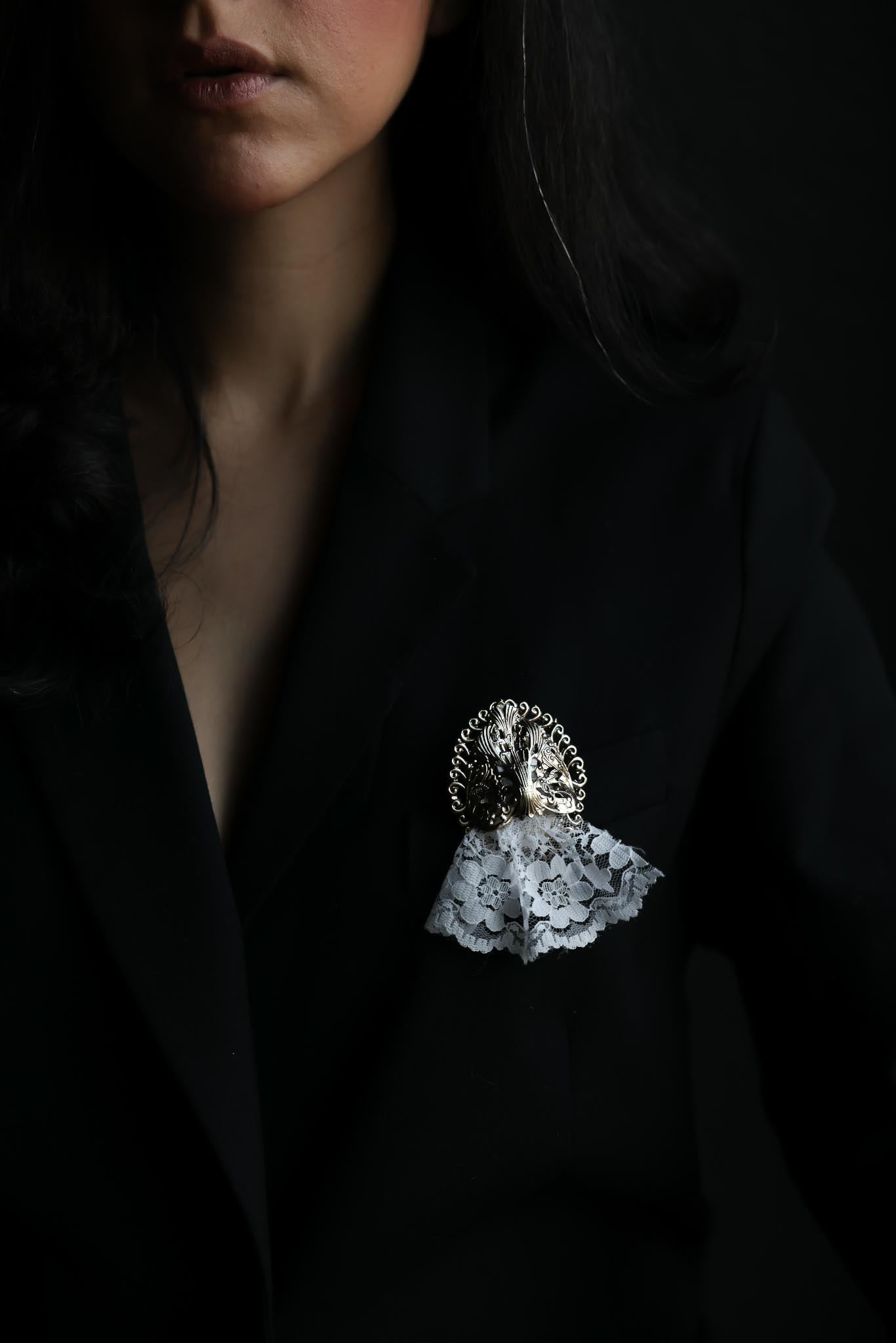 Golden Lace Sachet Brooch