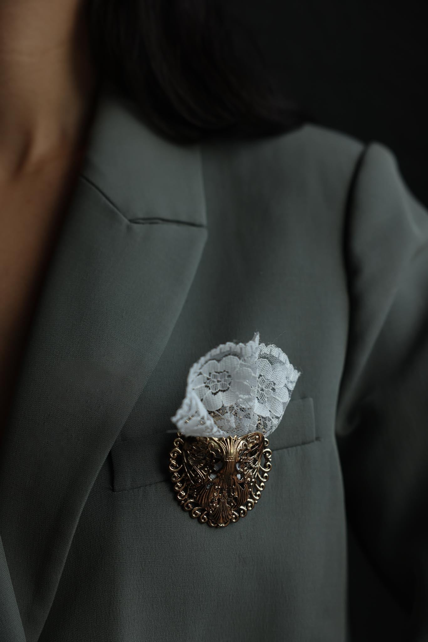 Golden Lace Sachet Brooch
