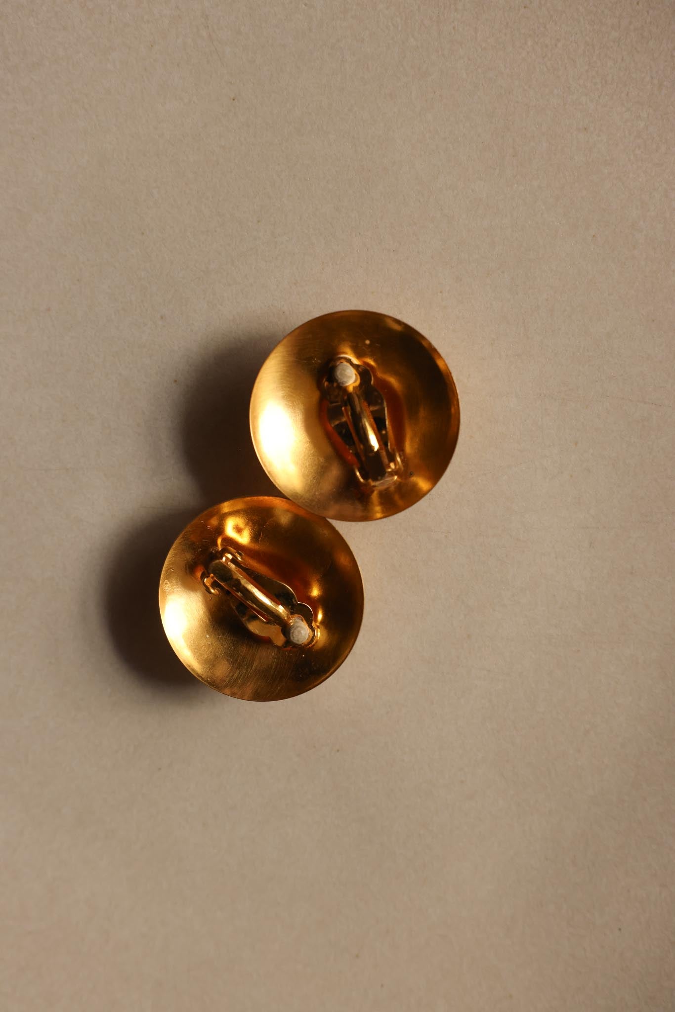Satin Coral Clip-On Earrings|Vintage Baazaar 