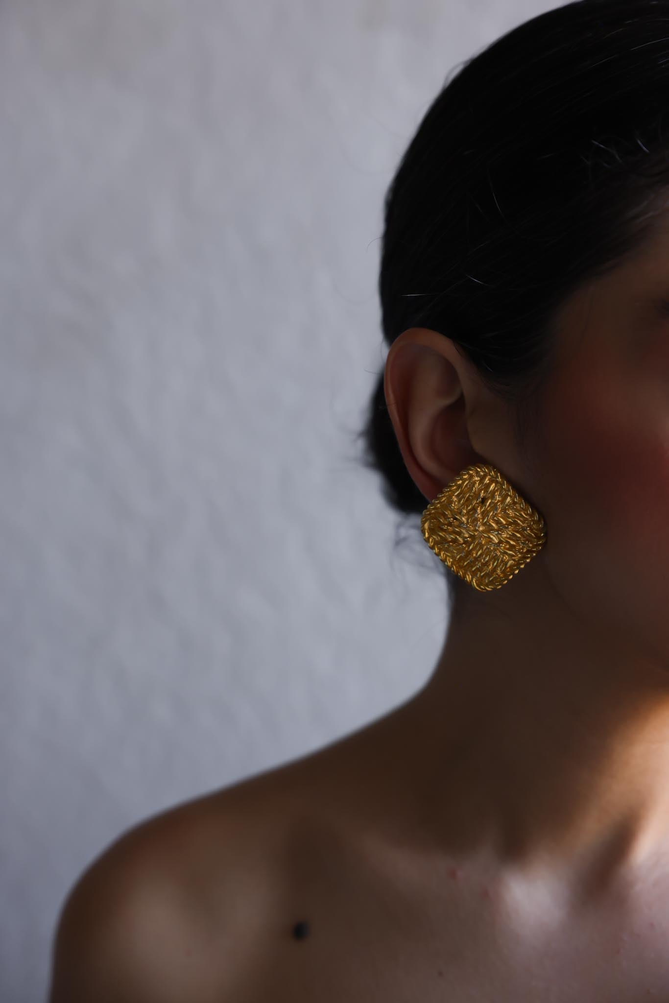 Carlisle Woven Gold Clip-On Earrings|Vintage Baazaar 