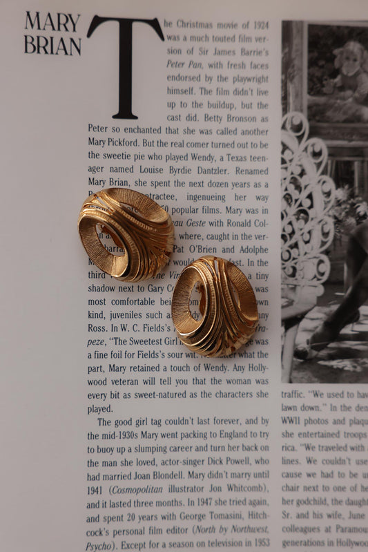 Golden Swirl Clip-On Earrings|Vintage Baazaar 