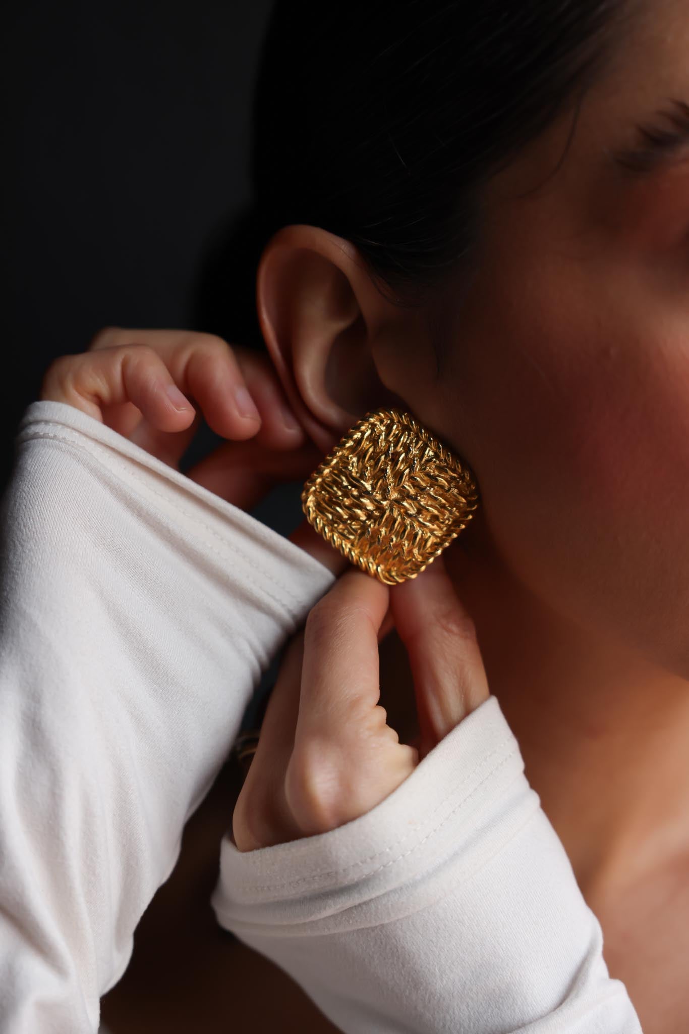 Carlisle Woven Gold Clip-On Earrings|Vintage Baazaar 