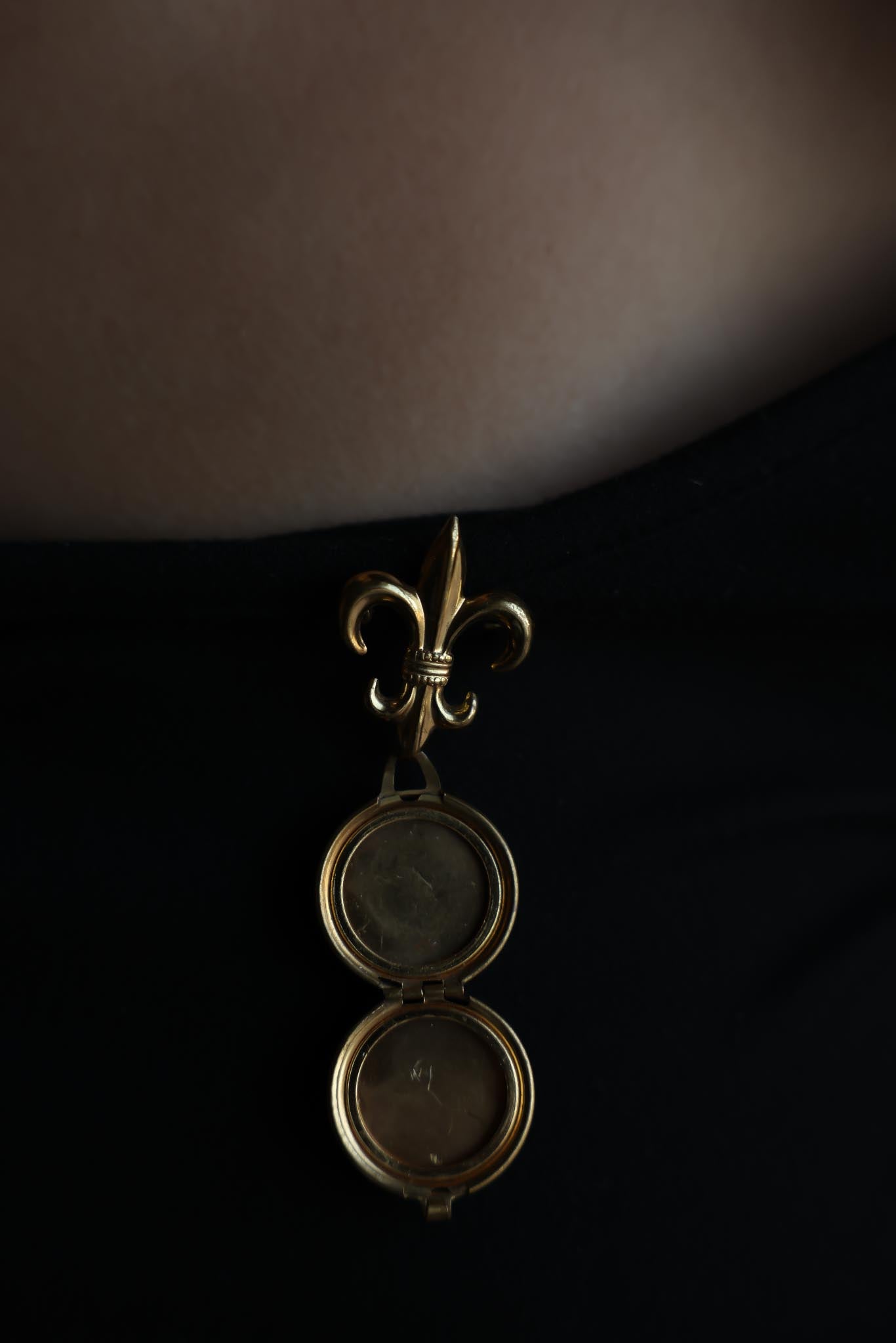 Fleur-de-Lis Gold Locket Brooch