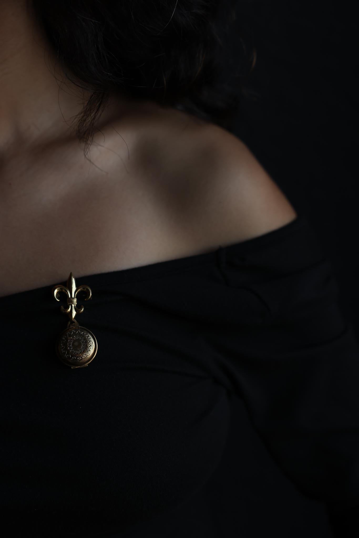 Fleur-de-Lis Gold Locket Brooch