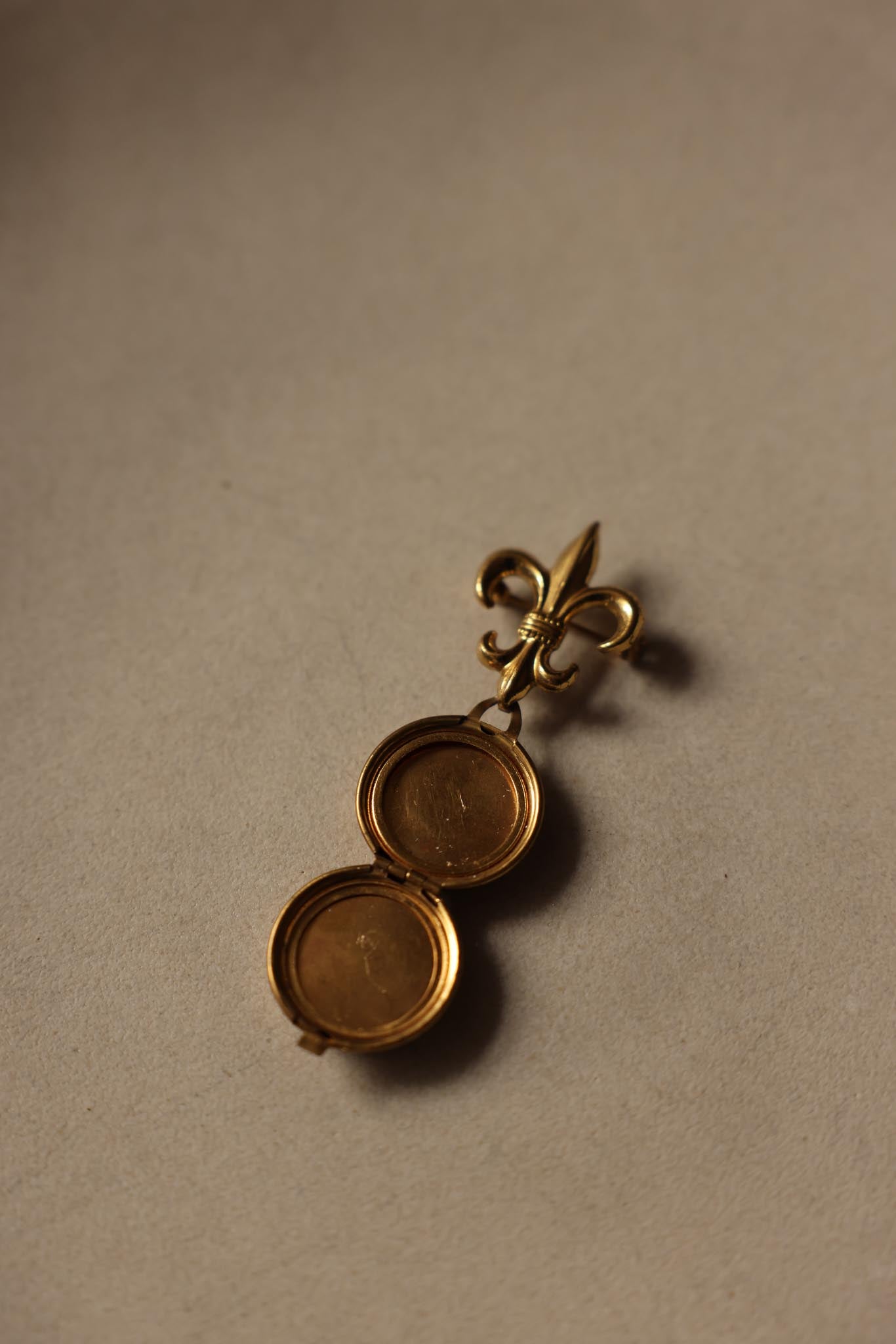 Fleur-de-Lis Gold Locket Brooch