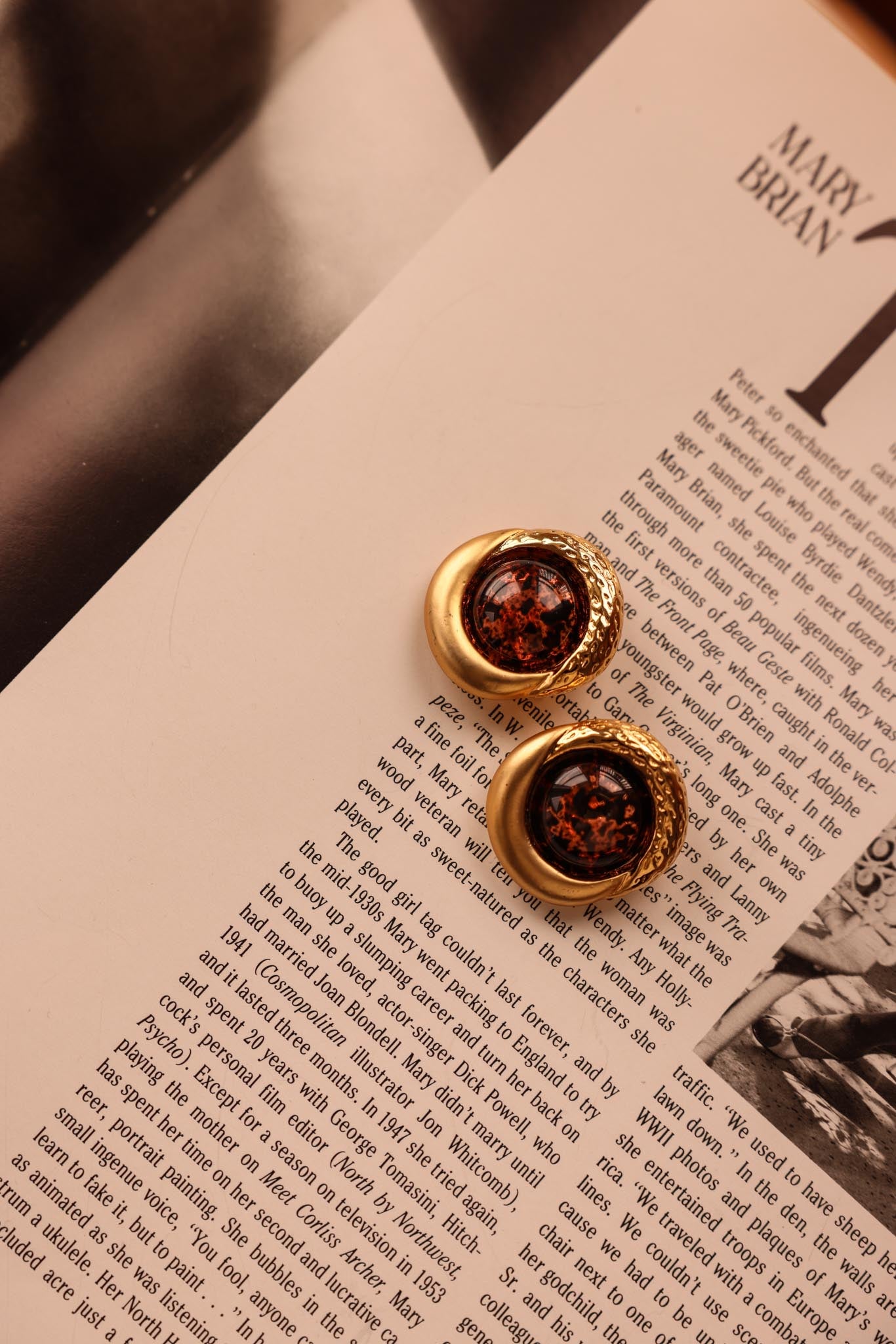 Clip-On Earrings Amber Glow|Vintage Baazaar 