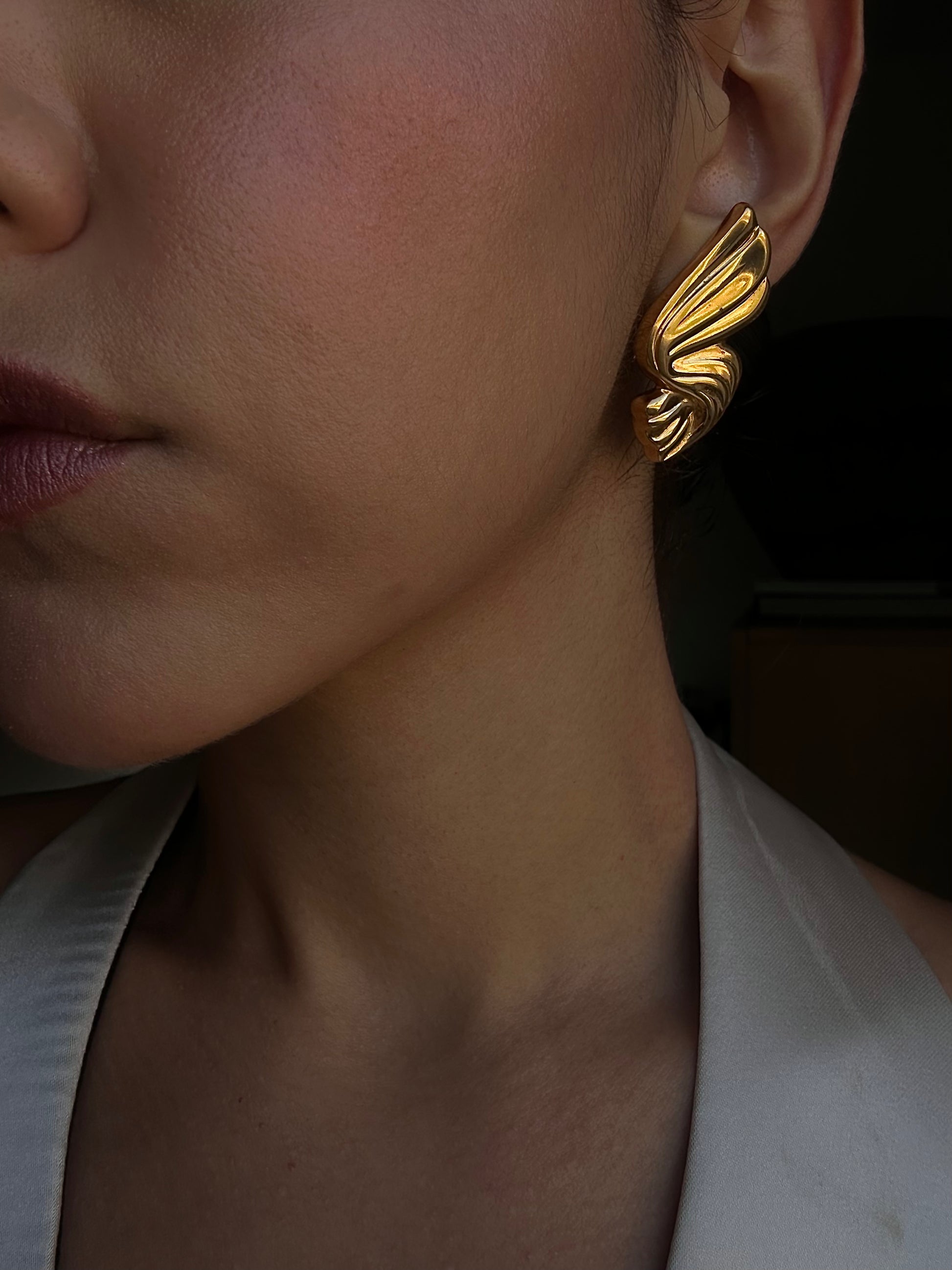 Golden Wing Earrings|Vintage Baazaar 