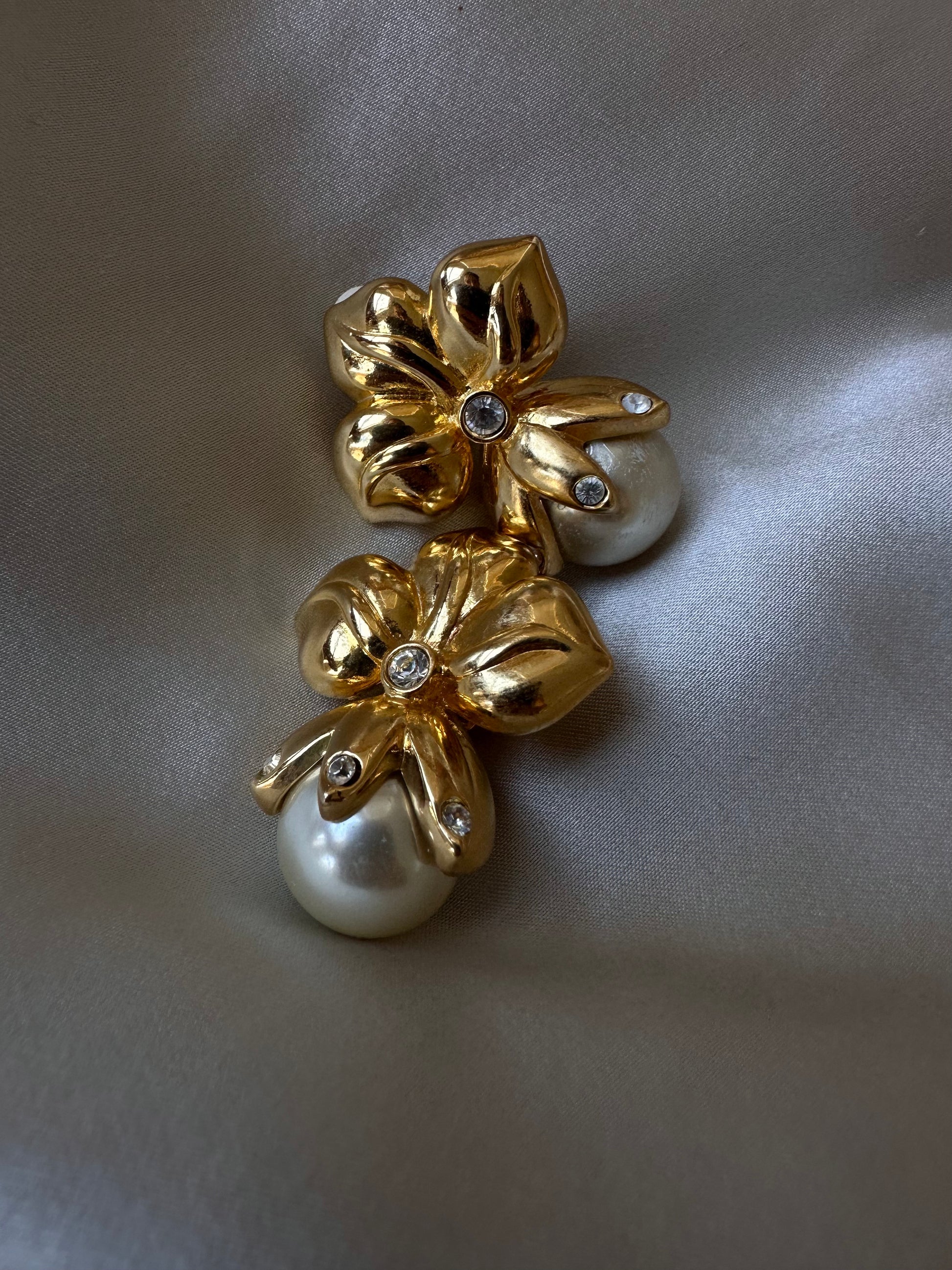 Orchid Pearl Earrings|Vintage Baazaar 