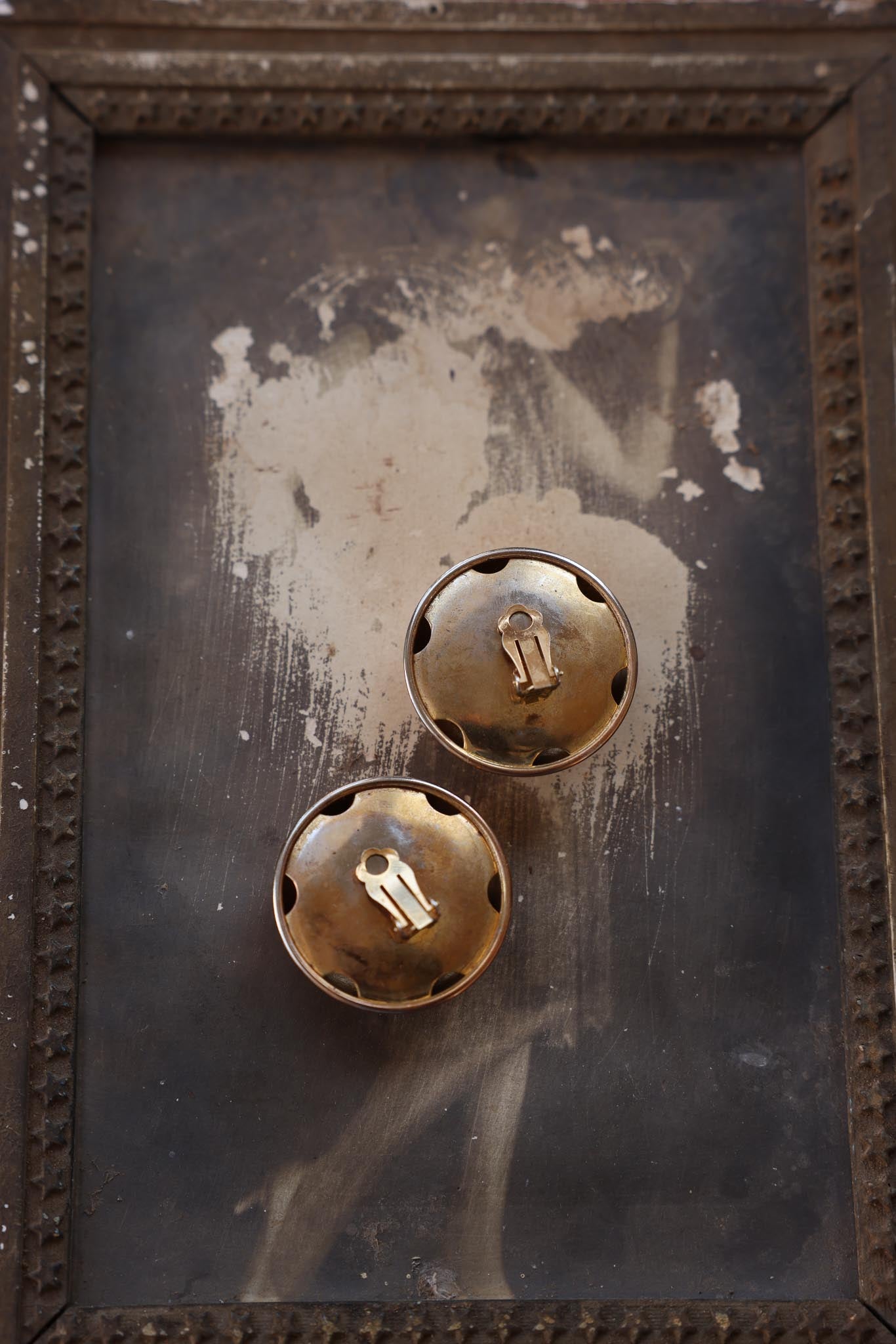 Gilded Globe Vintage Clip-On Earrings|Vintage Baazaar 