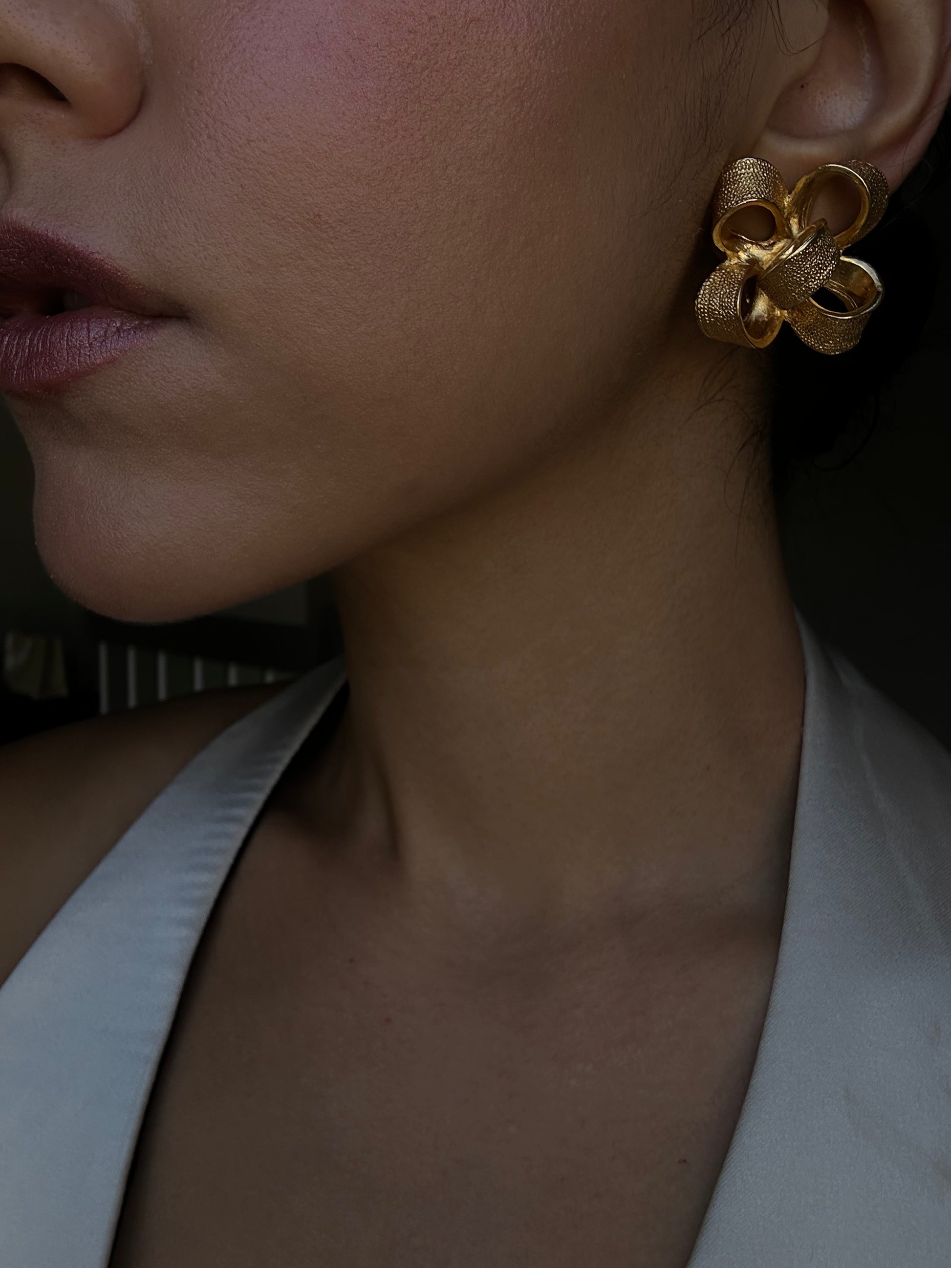 Golden Ribbon Earrings|Vintage Baazaar 