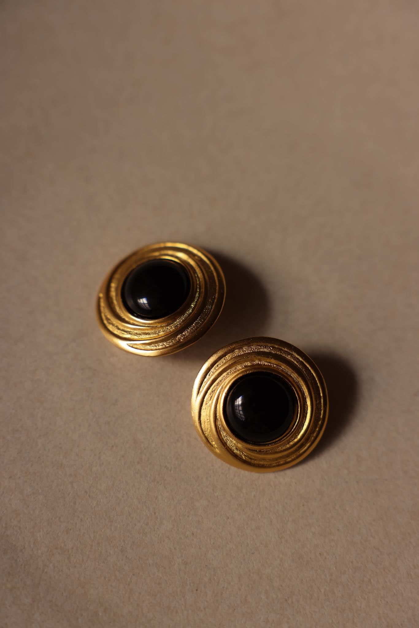 Matte Gold Tone Black Cabochon Clip-On Earrings|Vintage Baazaar 