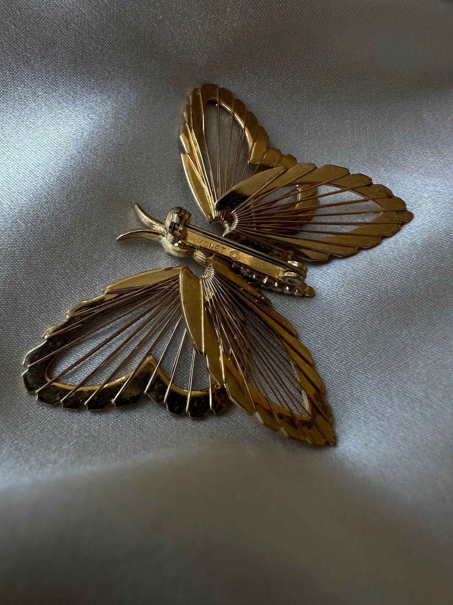 Monet Butterfly Brooch|Vintage Baazaar 