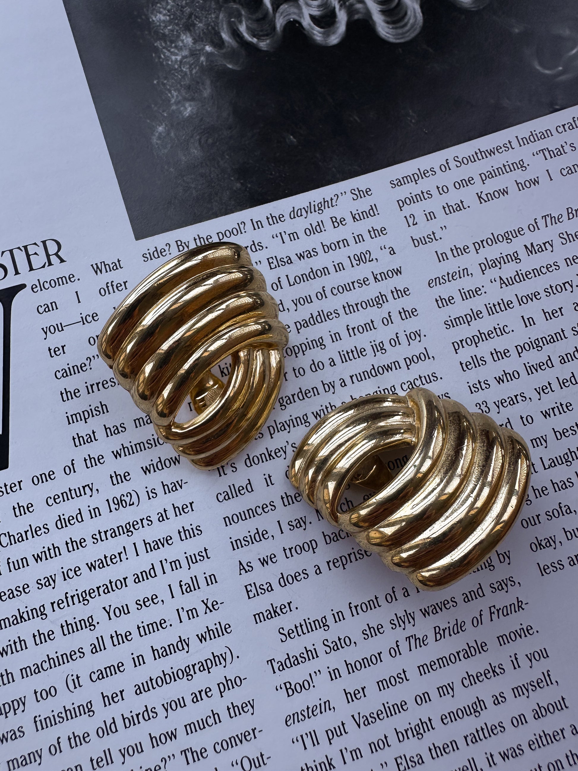 Golden Ribbon Swirl Earrings|Vintage Baazaar 