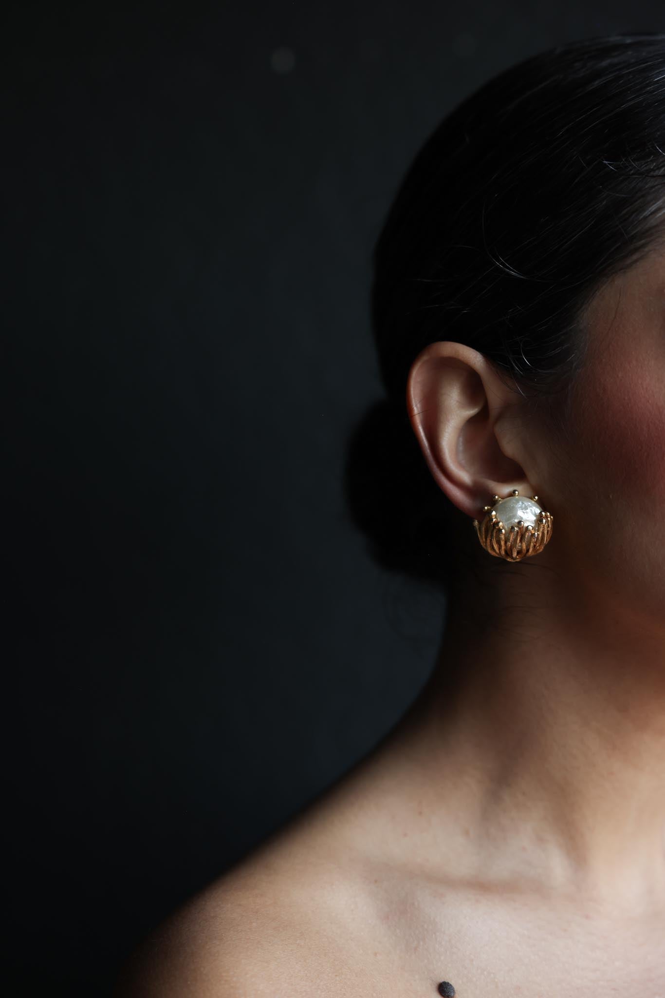 Golden Nest Clip-On Earrings|Vintage Baazaar 