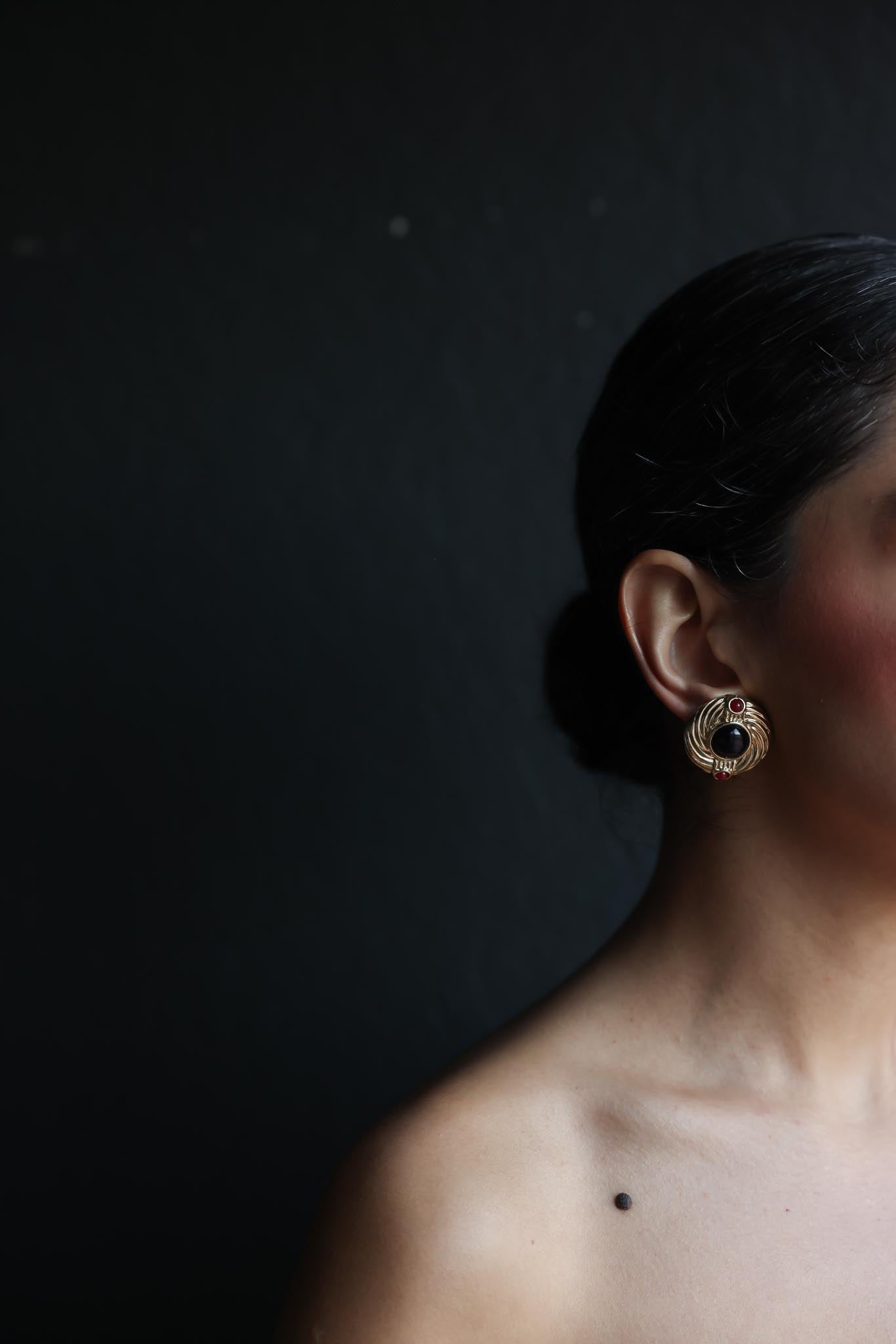 Cabochon Swirl Clip-On Earrings|Vintage Baazaar 