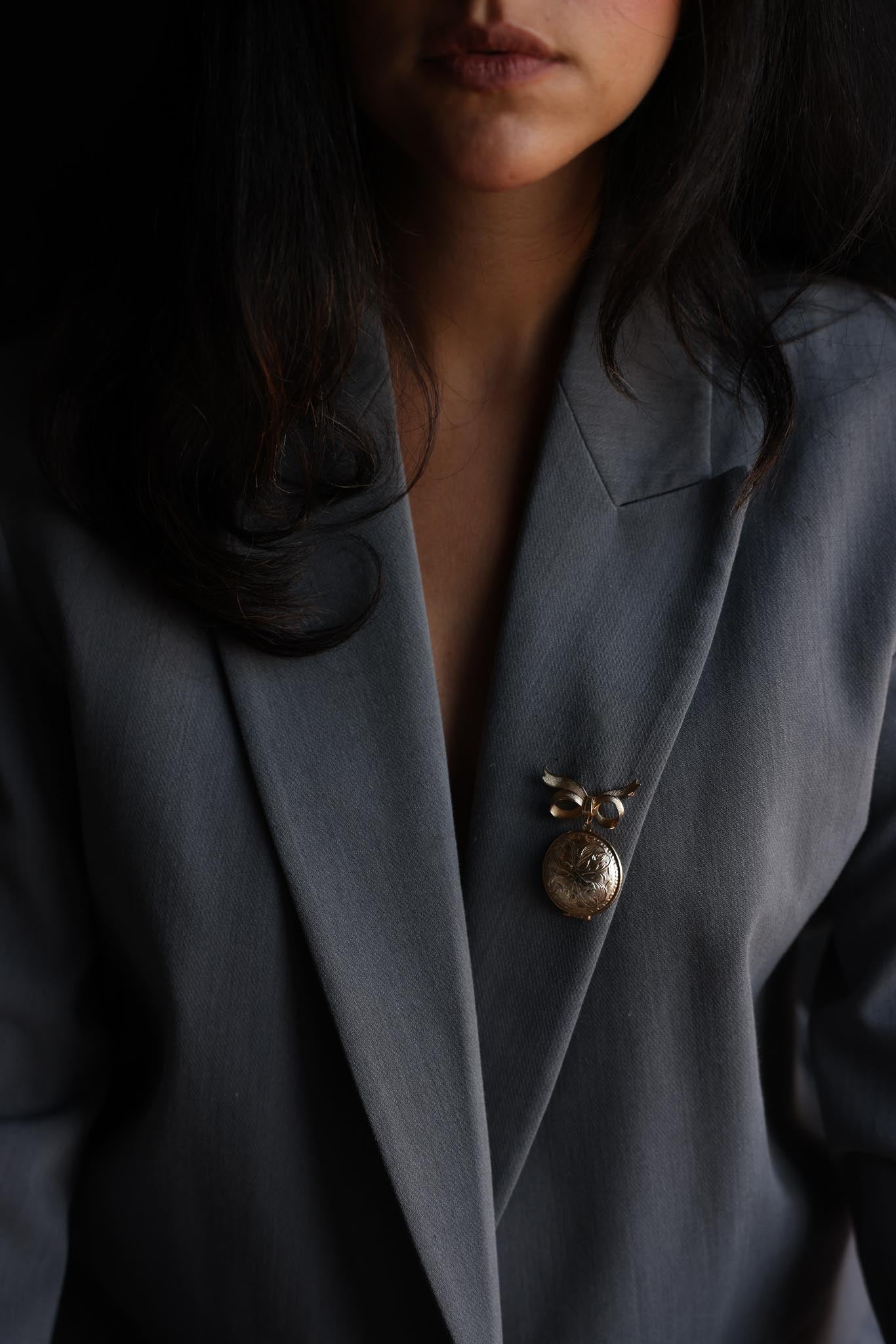 Gold Bow Locket Brooch|Vintage Baazaar 