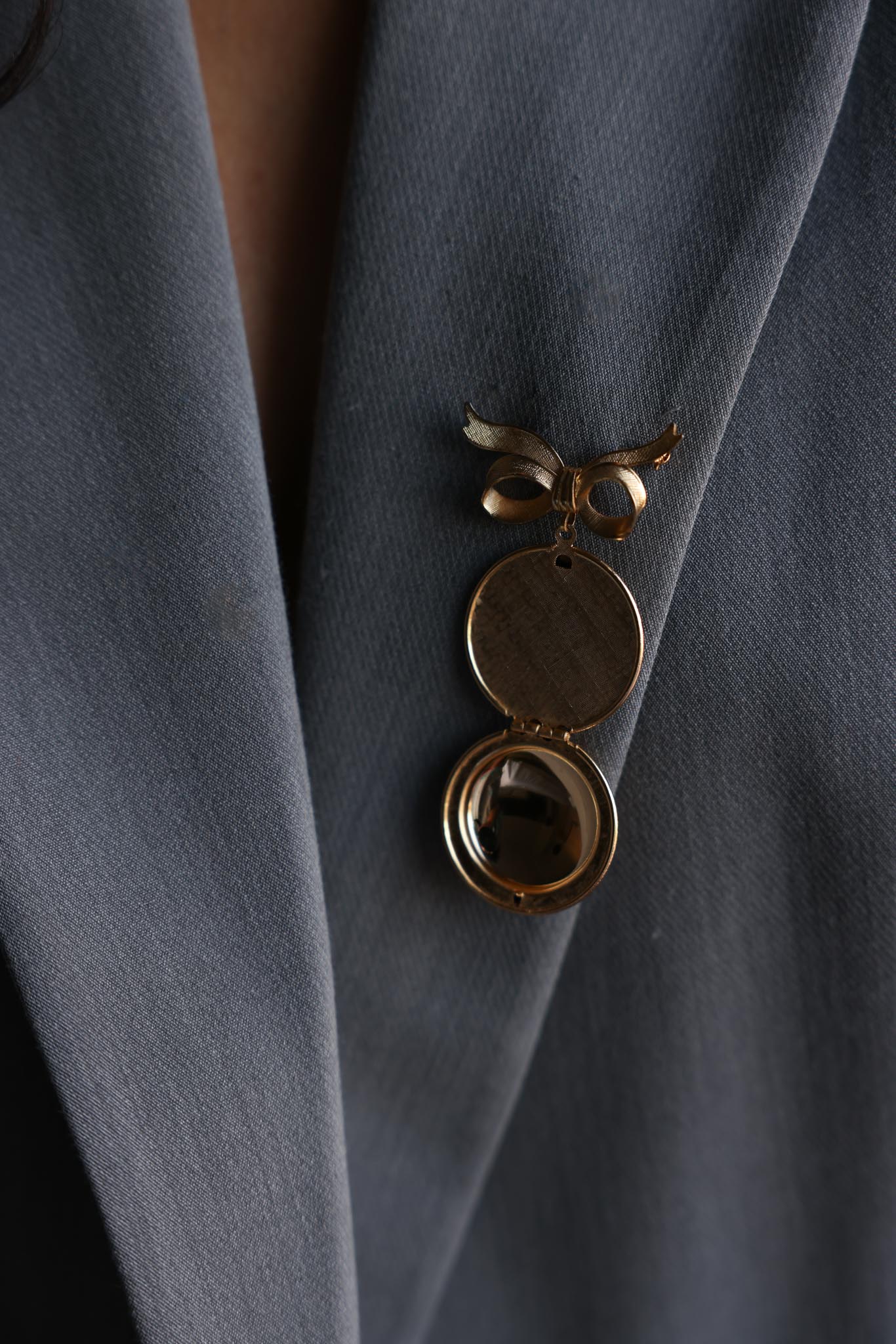 Gold Bow Locket Brooch|Vintage Baazaar 