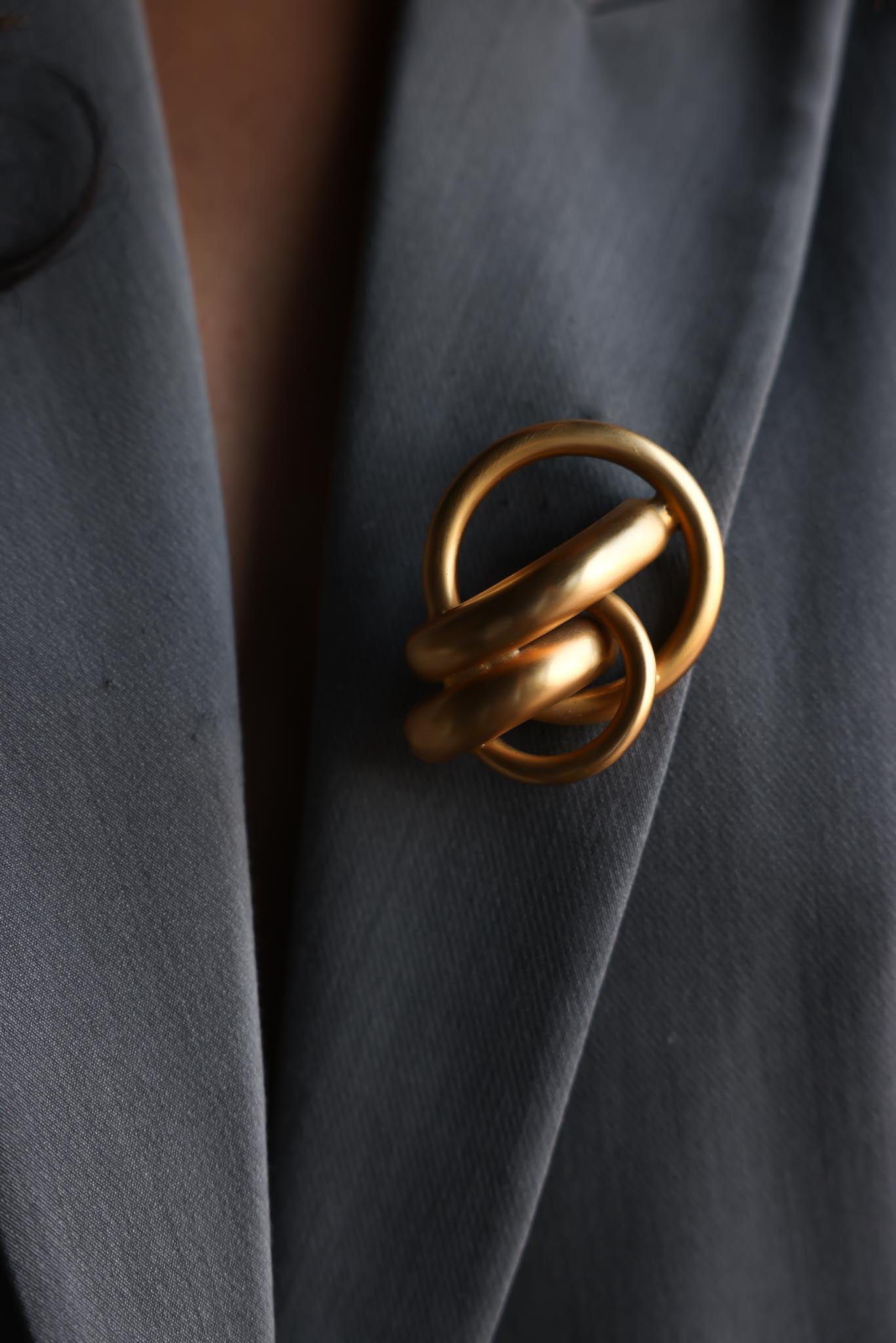 Sculptural Knot Matte Gold Brooch|Vintage Baazaar 
