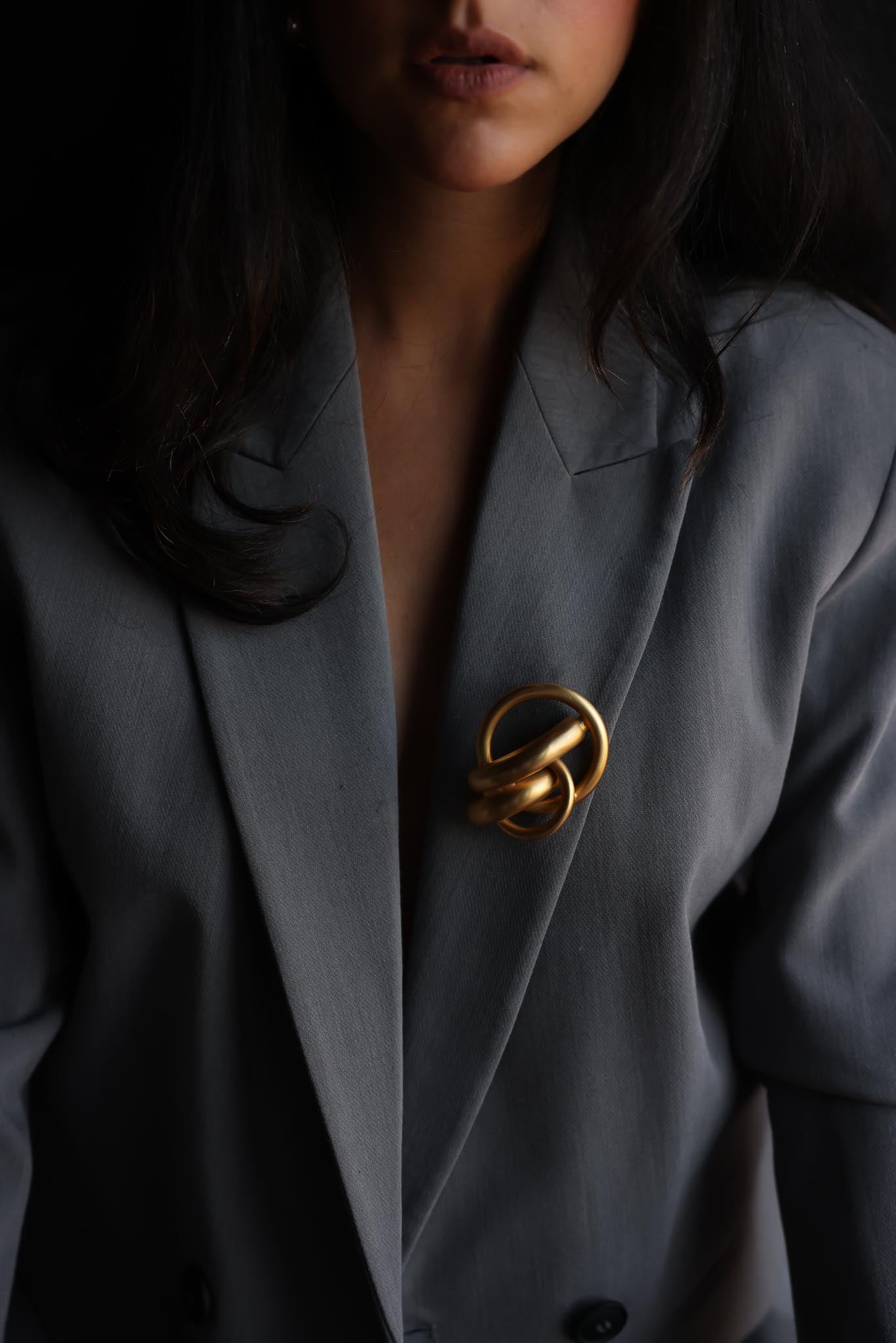 Sculptural Knot Matte Gold Brooch|Vintage Baazaar 