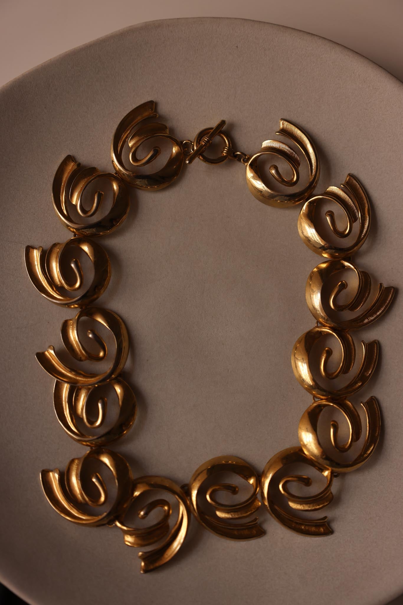 Scroll Link Gold-Toned Necklace|Vintage Baazaar 