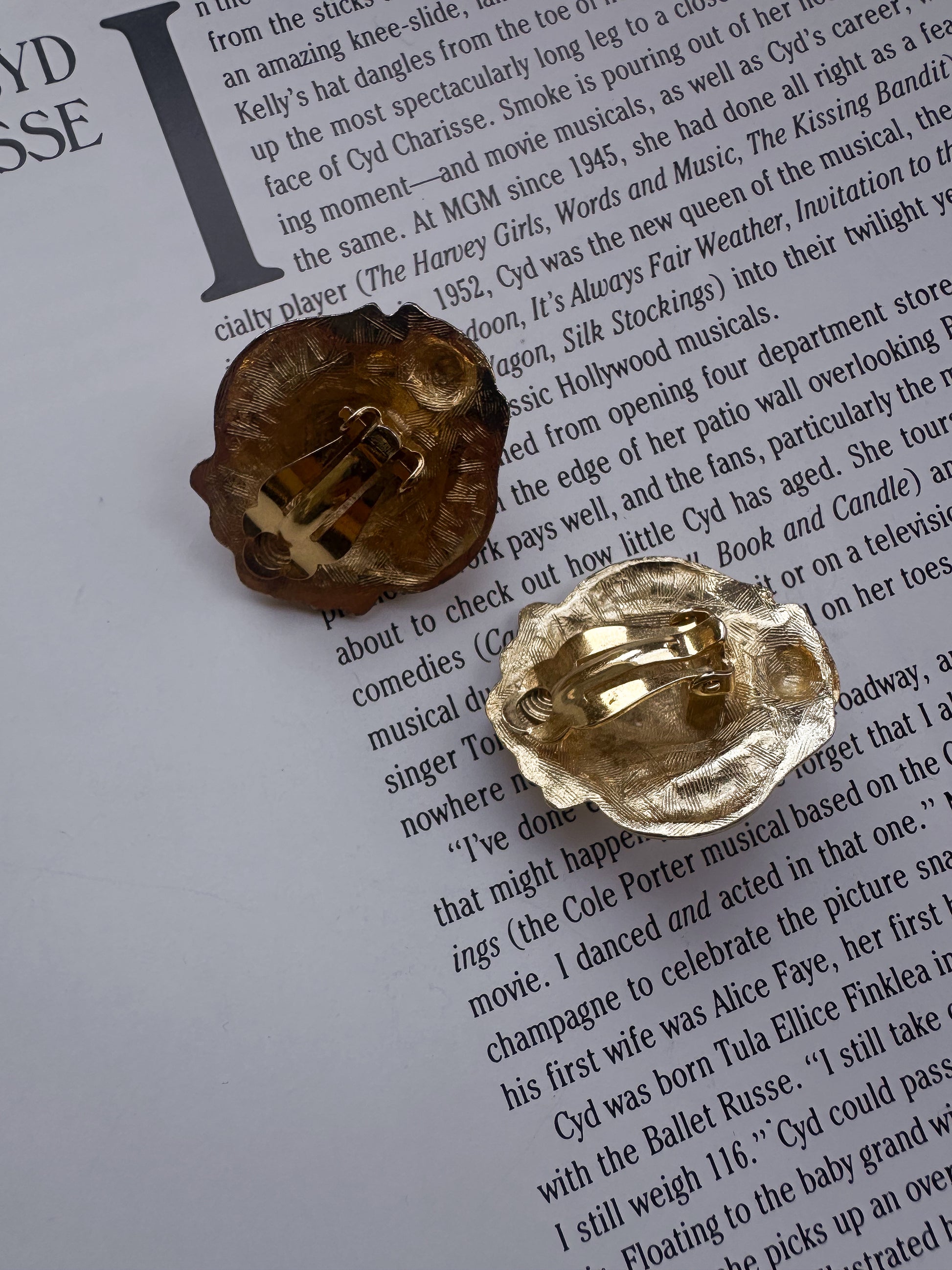Gold Tone Lion Head Earrings|Vintage Baazaar 