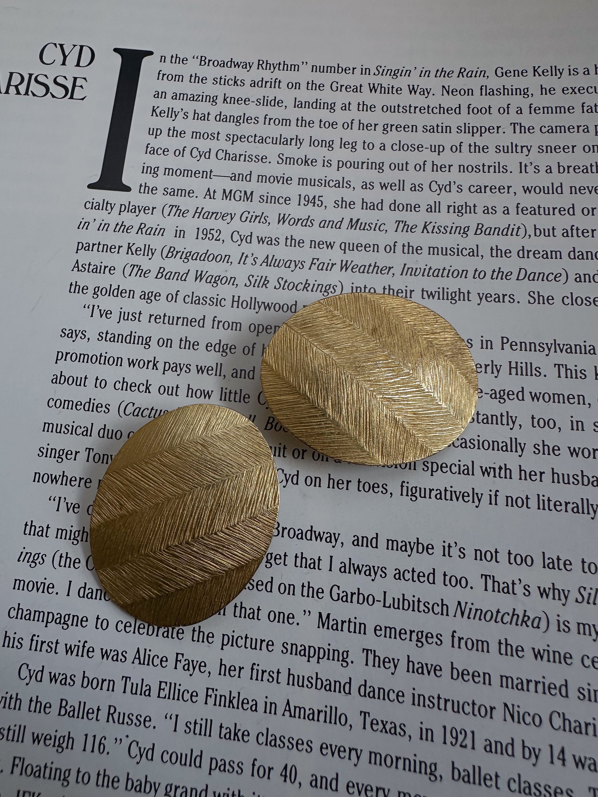 Gold Tone Textured Oval Earrings|Vintage Baazaar 