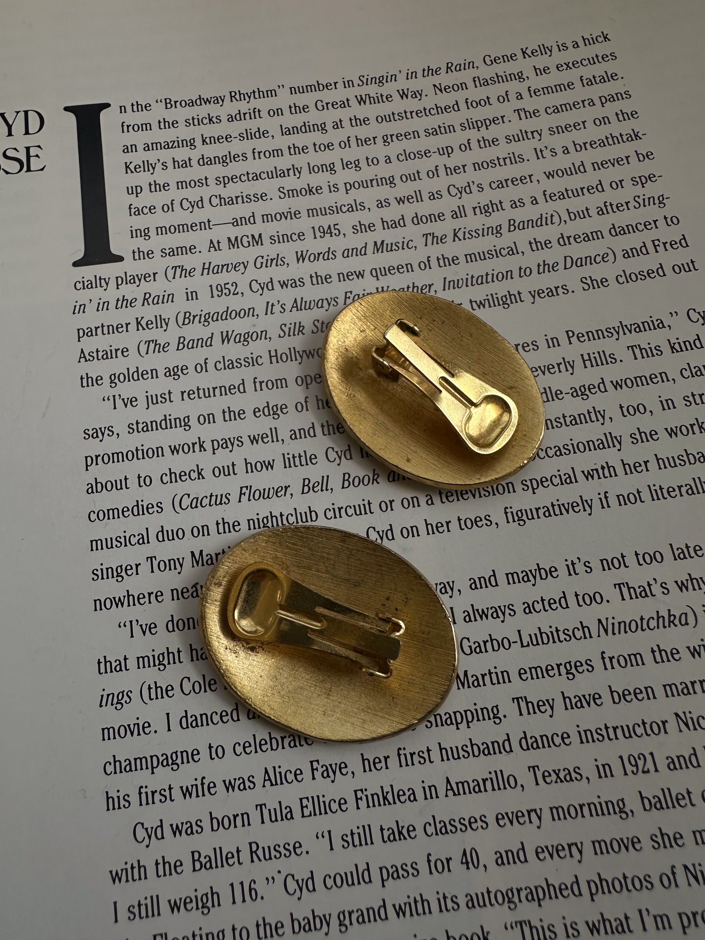 Gold Tone Textured Oval Earrings|Vintage Baazaar 