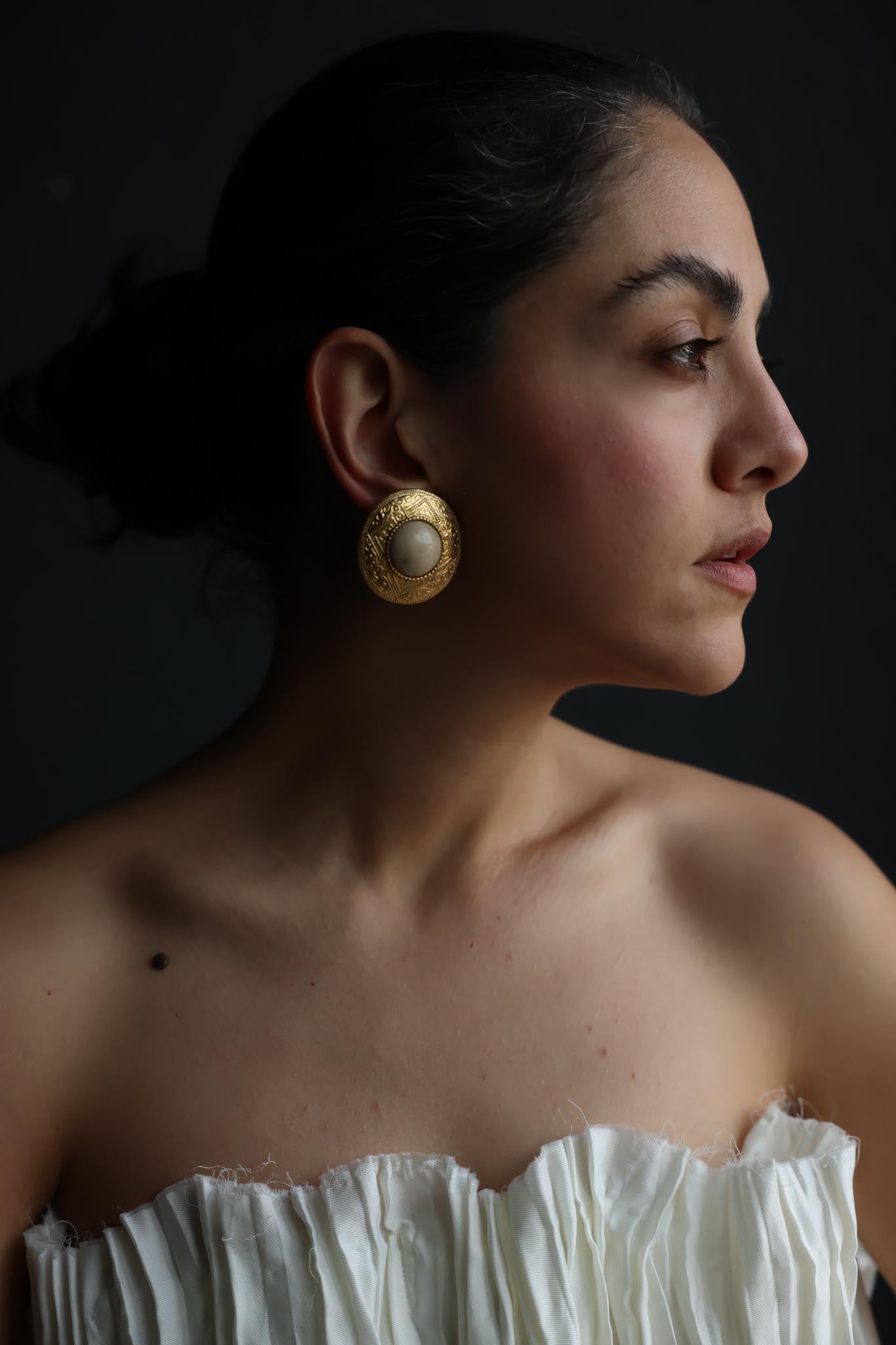 Round Gold plated  Cream Glass Center Clip-On Earrings