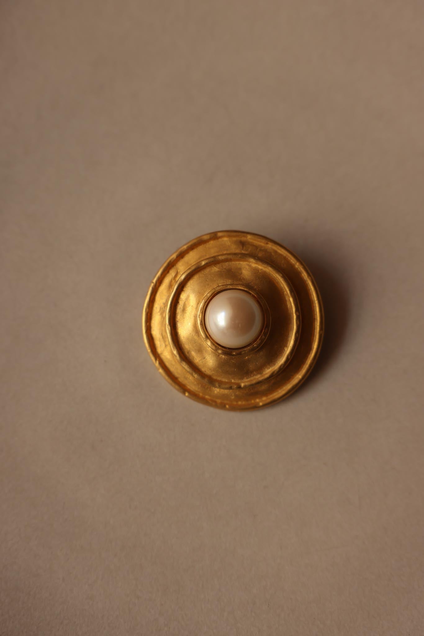 Sculpted Dome Brooch with Faux Pearl Center|Vintage Baazaar 