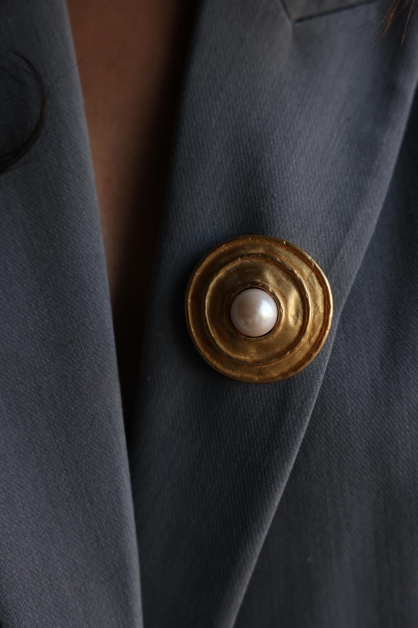 Sculpted Dome Brooch with Faux Pearl Center|Vintage Baazaar 