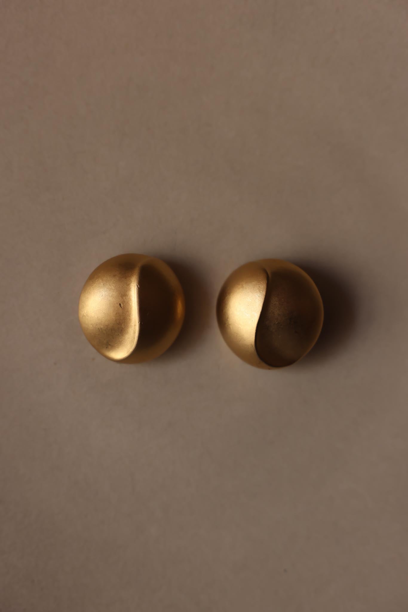 Matte Gold Sculptural Clip-On Earrings|Vintage Baazaar 