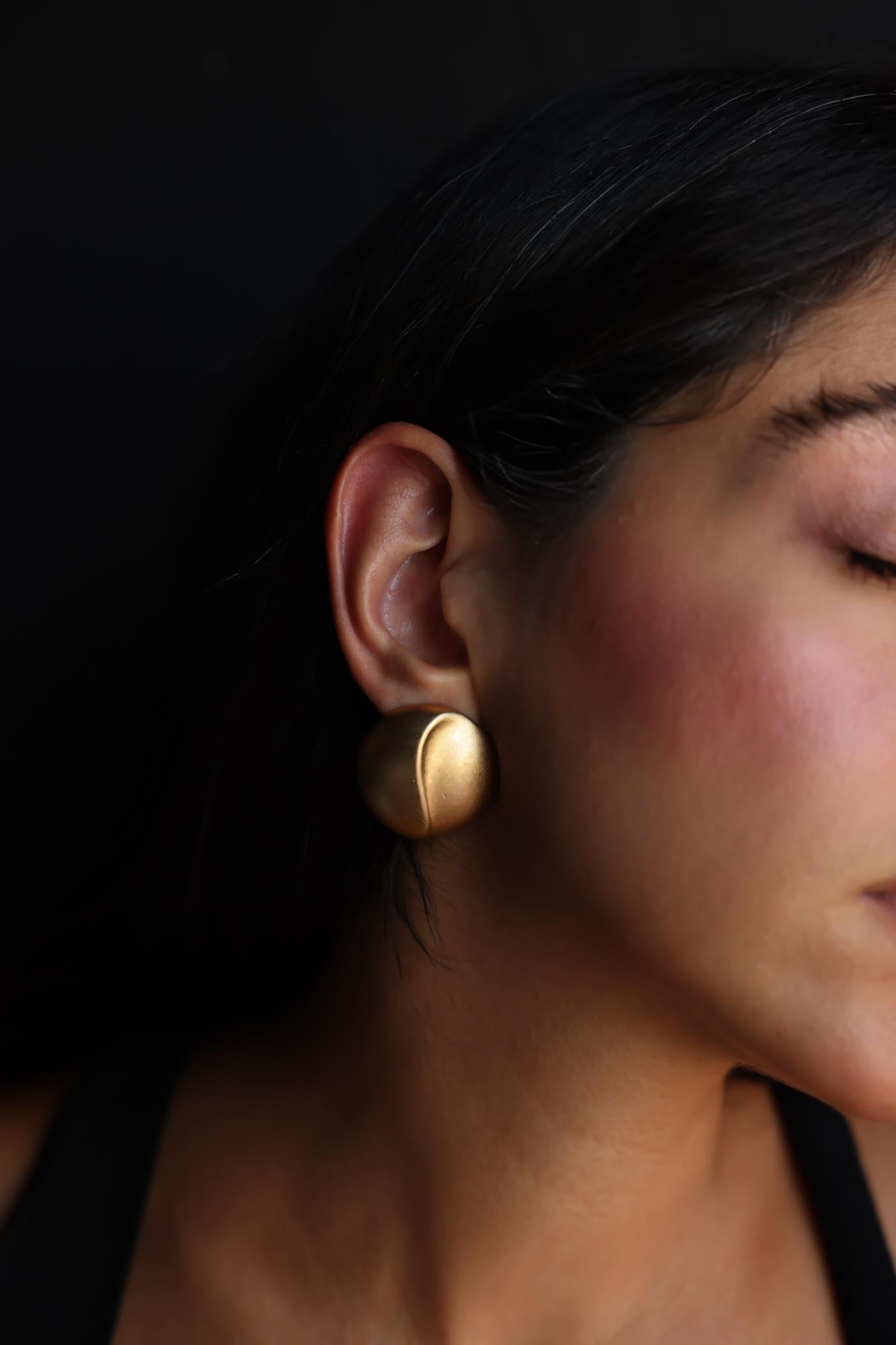 Matte Gold Sculptural Clip-On Earrings|Vintage Baazaar 