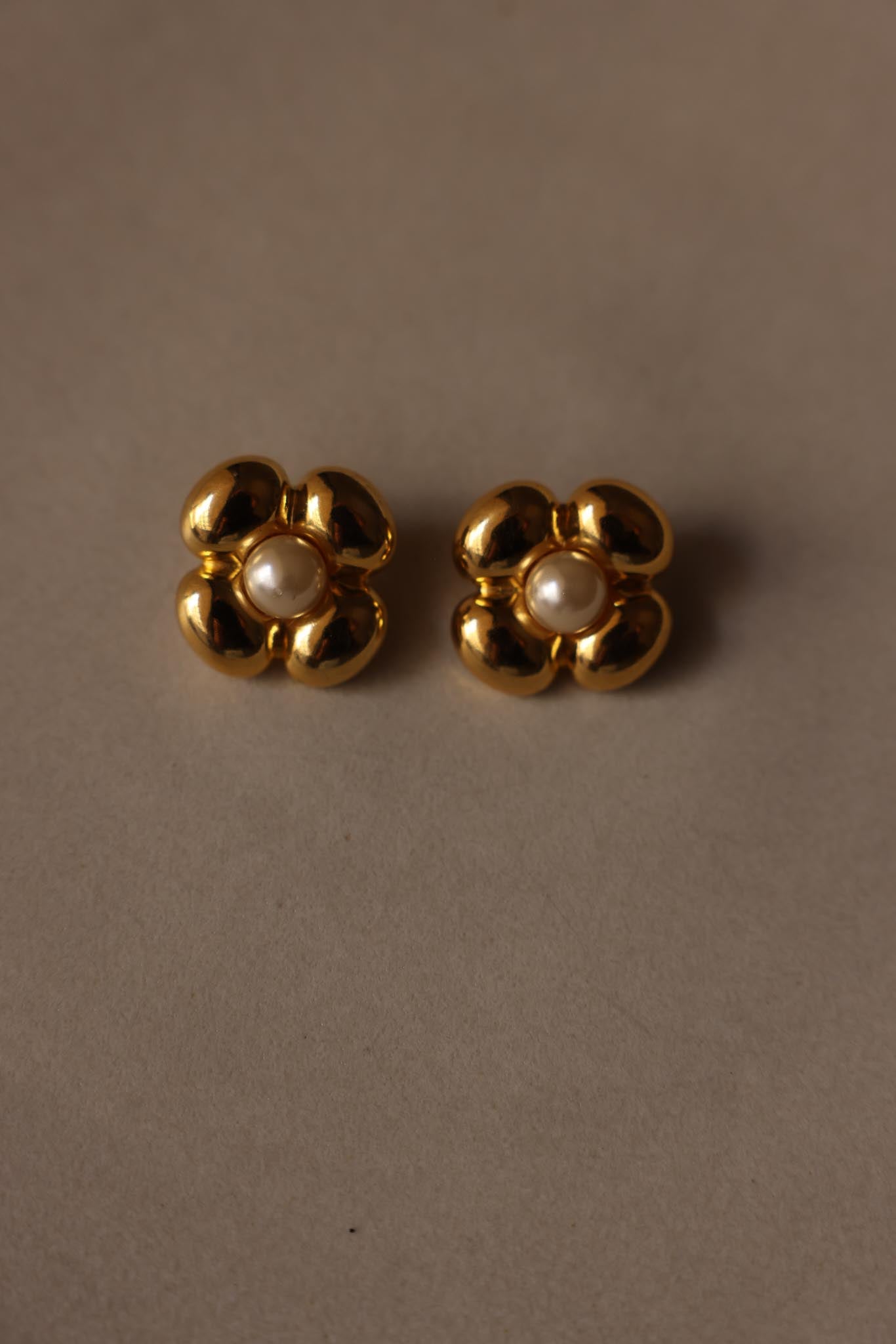 Gold-Tone Faux Pearl Flower Clip-On Earrings|Vintage Baazaar 