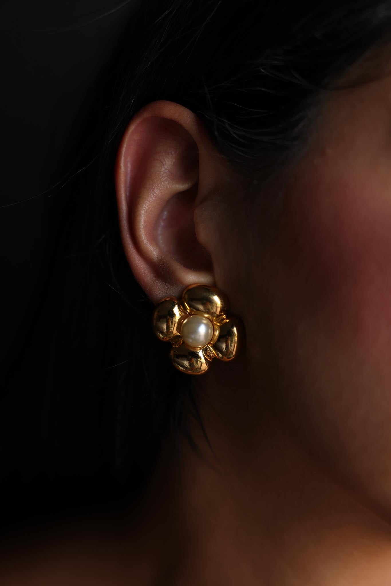 Gold-Tone Faux Pearl Flower Clip-On Earrings|Vintage Baazaar 
